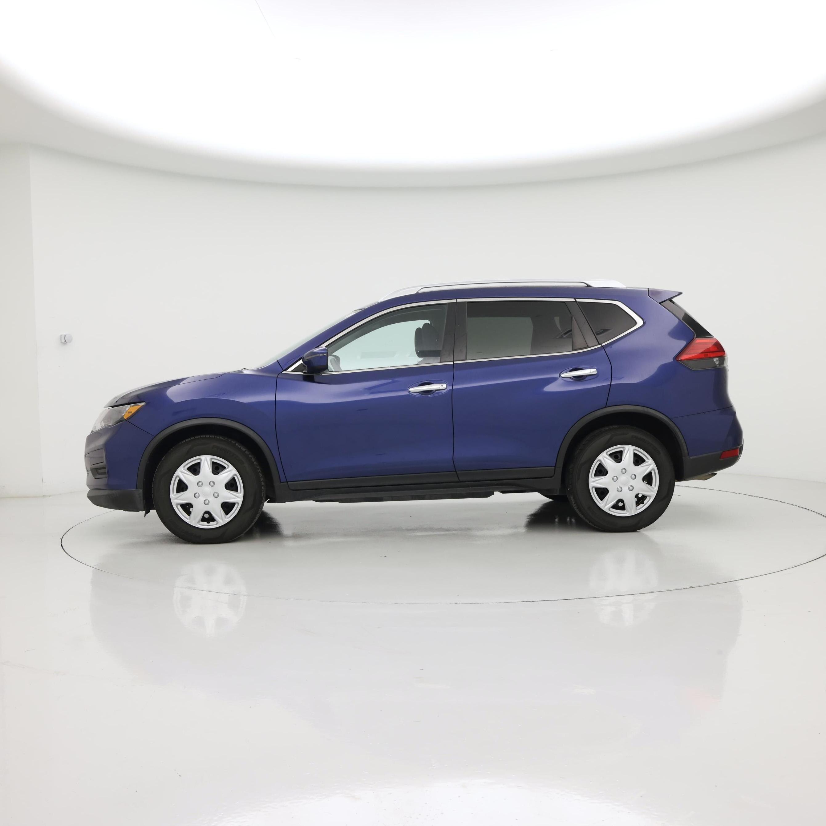 Thumbnail: 2017 Nissan Rogue - 3