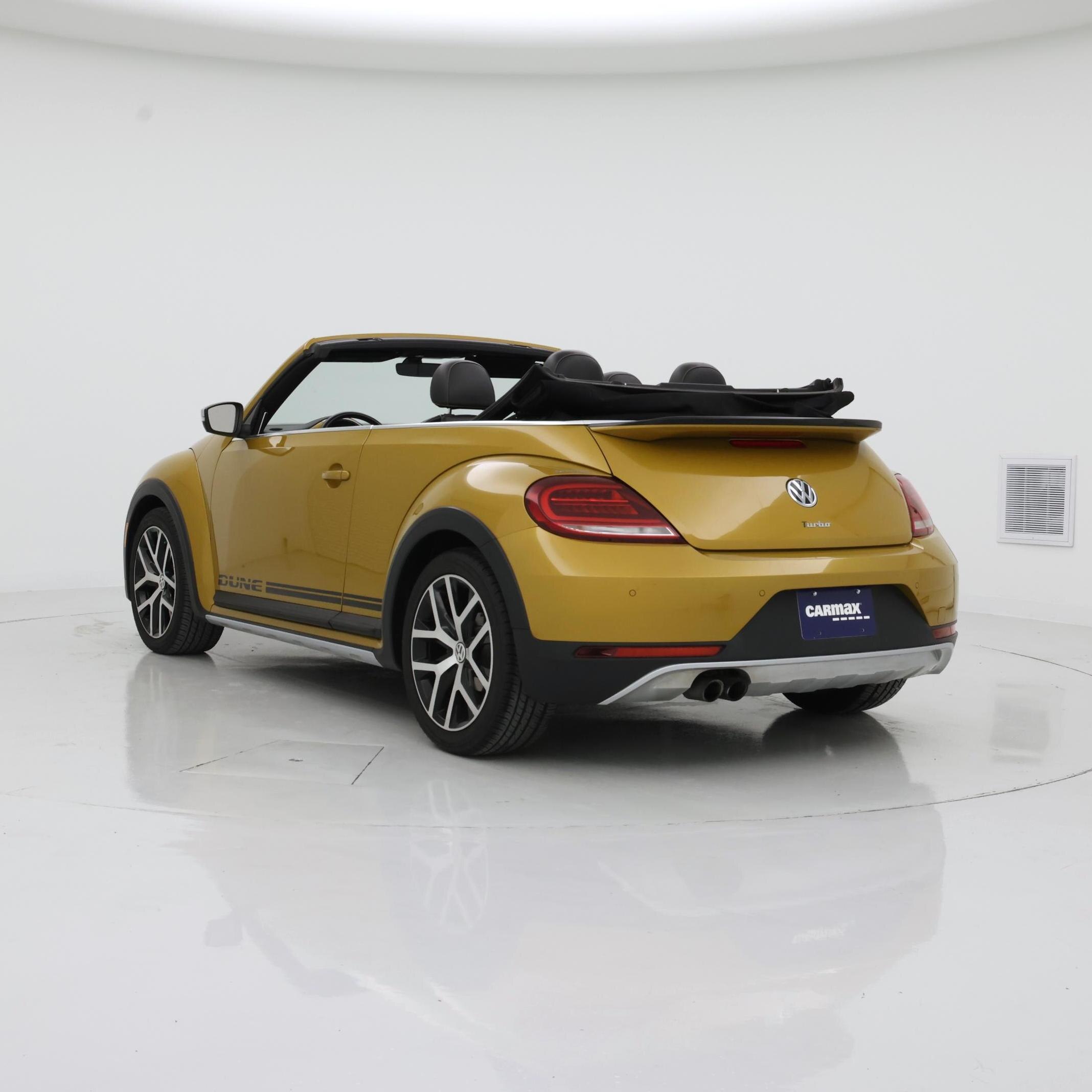 Thumbnail: 2017 Volkswagen Beetle - 2