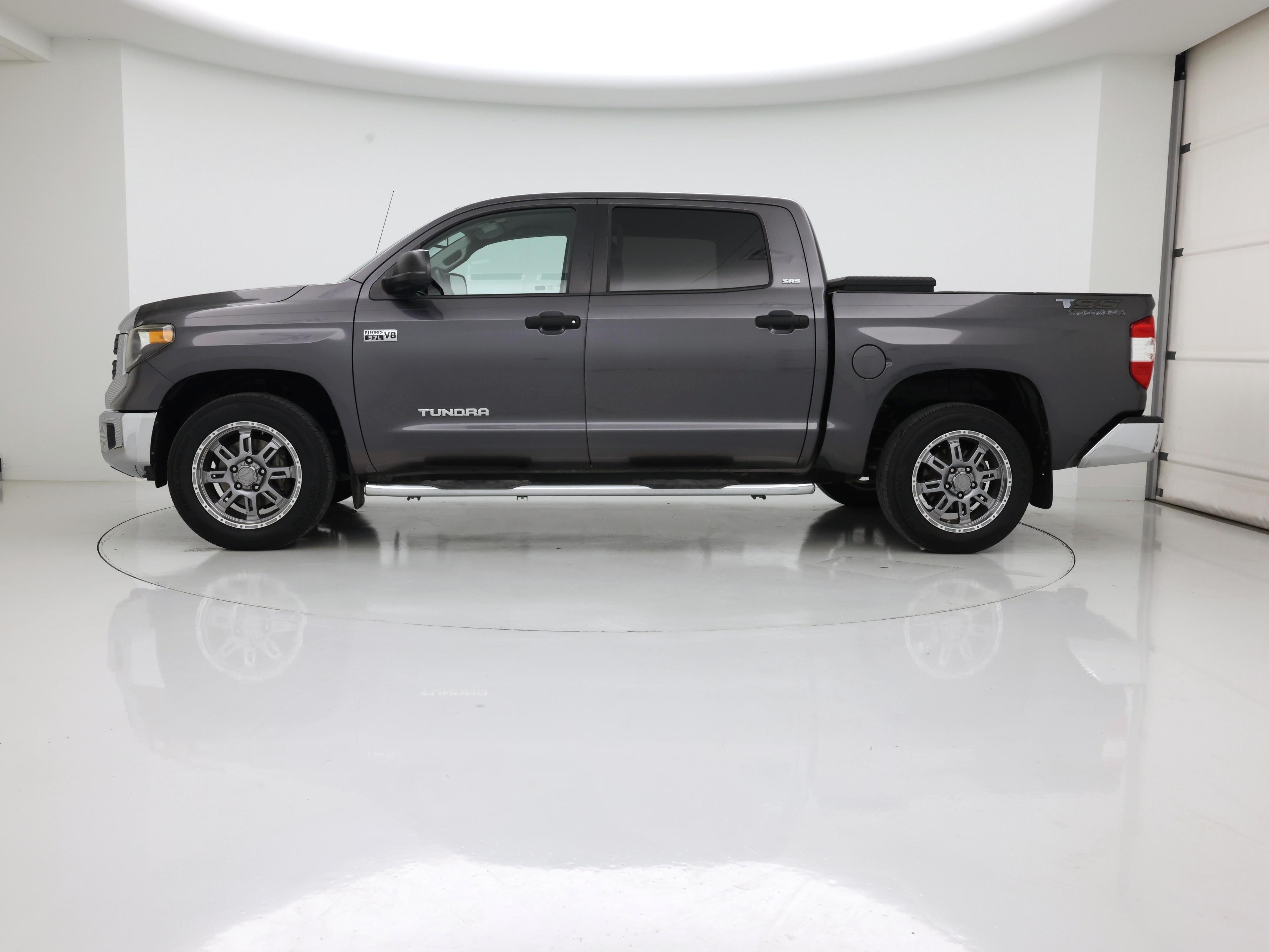 Thumbnail: 2018 Toyota Tundra - 3