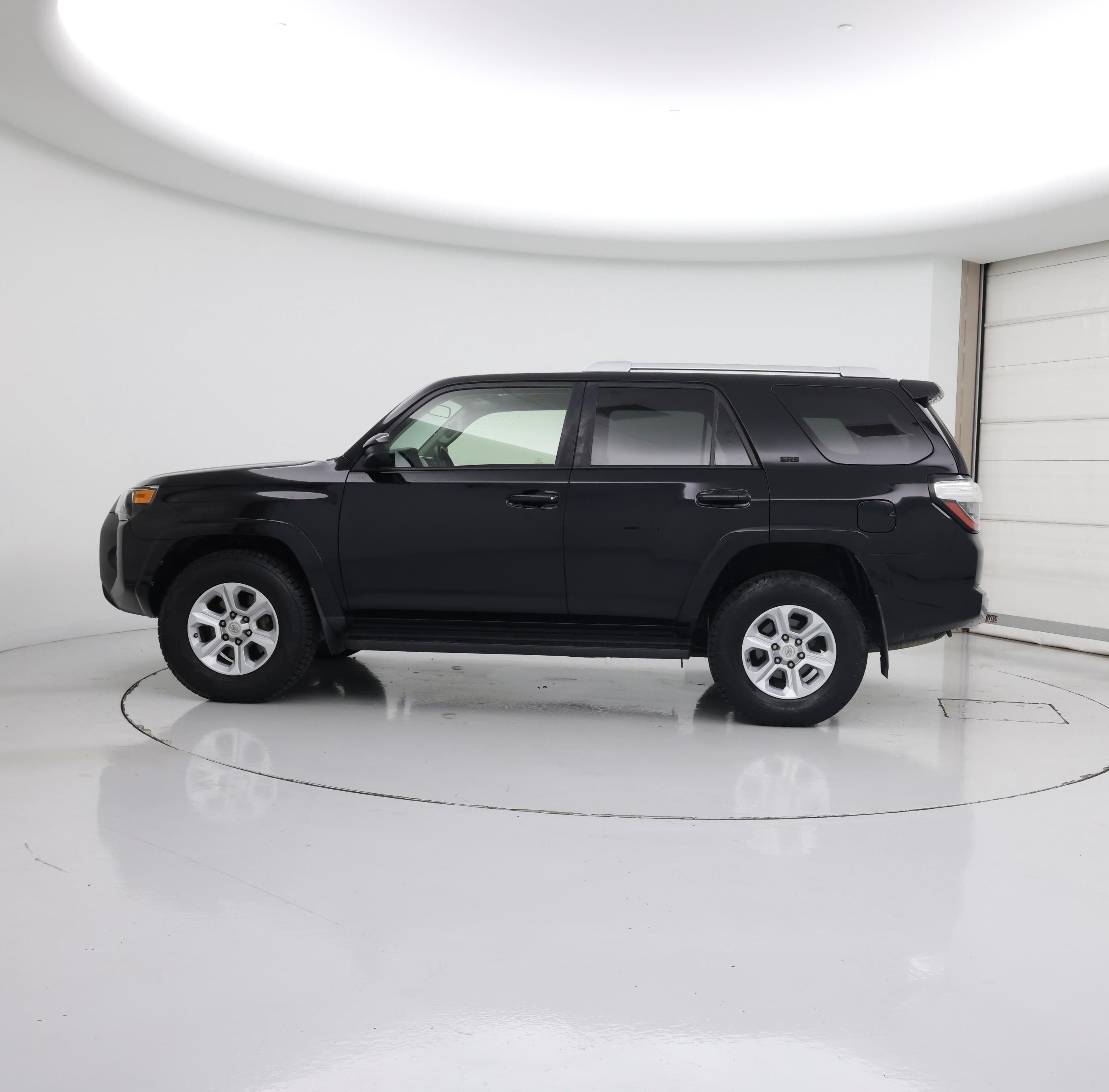 Thumbnail: 2018 Toyota 4Runner - 3