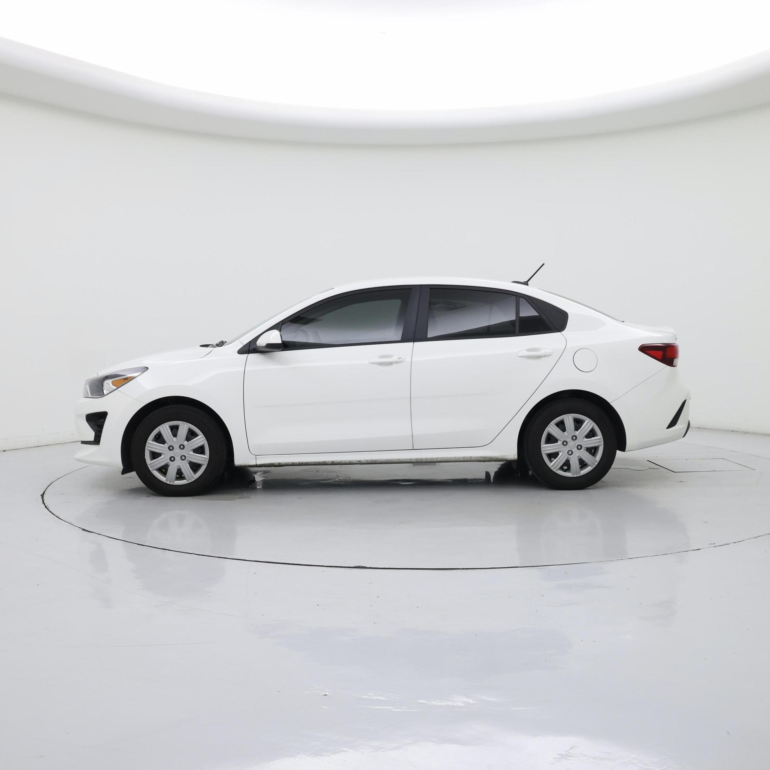 Thumbnail: 2023 Kia Rio - 3