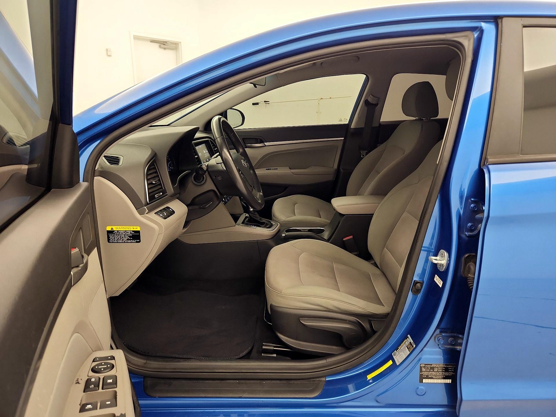 Thumbnail: 2017 Hyundai Elantra - 11