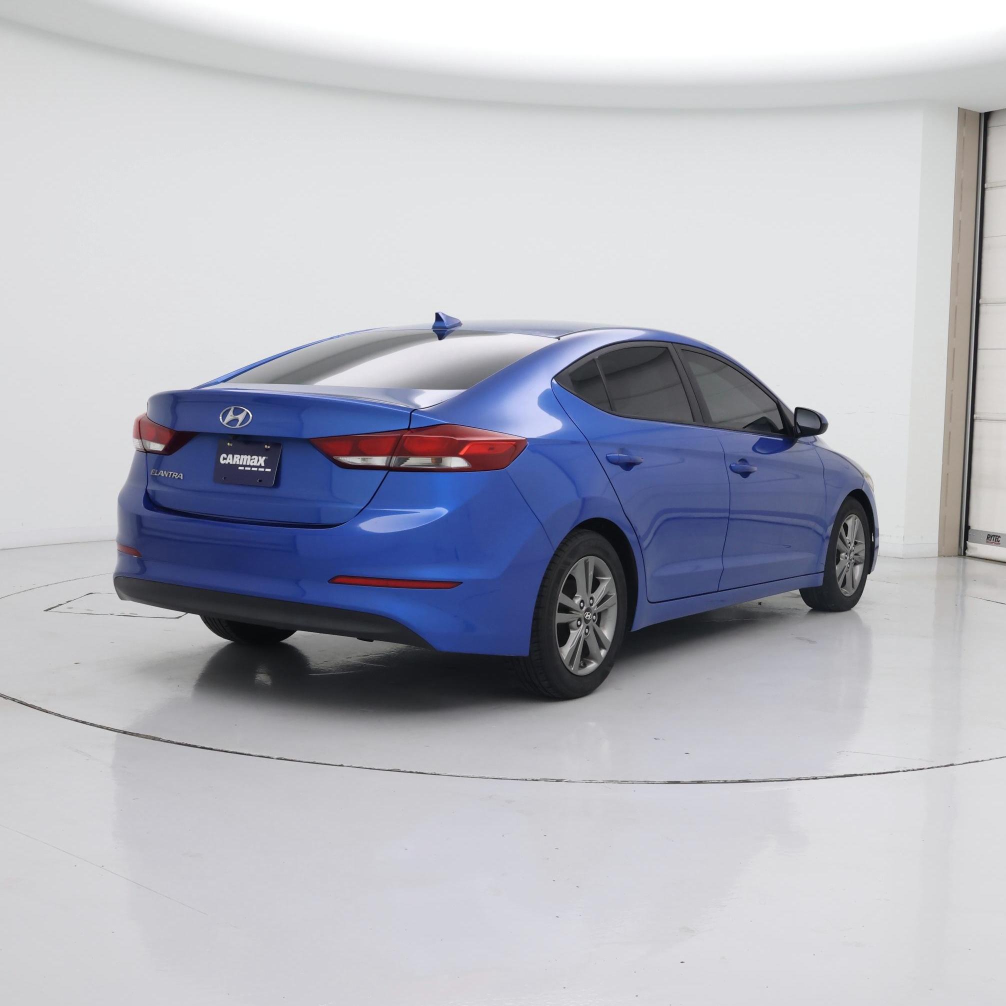 Thumbnail: 2017 Hyundai Elantra - 8