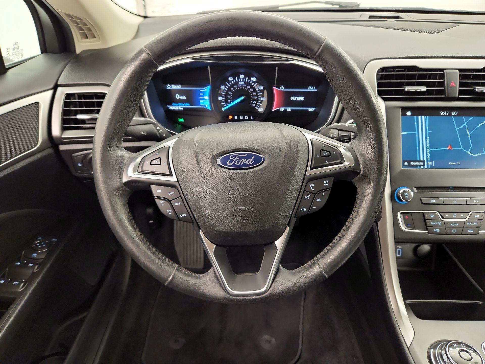Thumbnail: 2017 Ford Fusion - 10