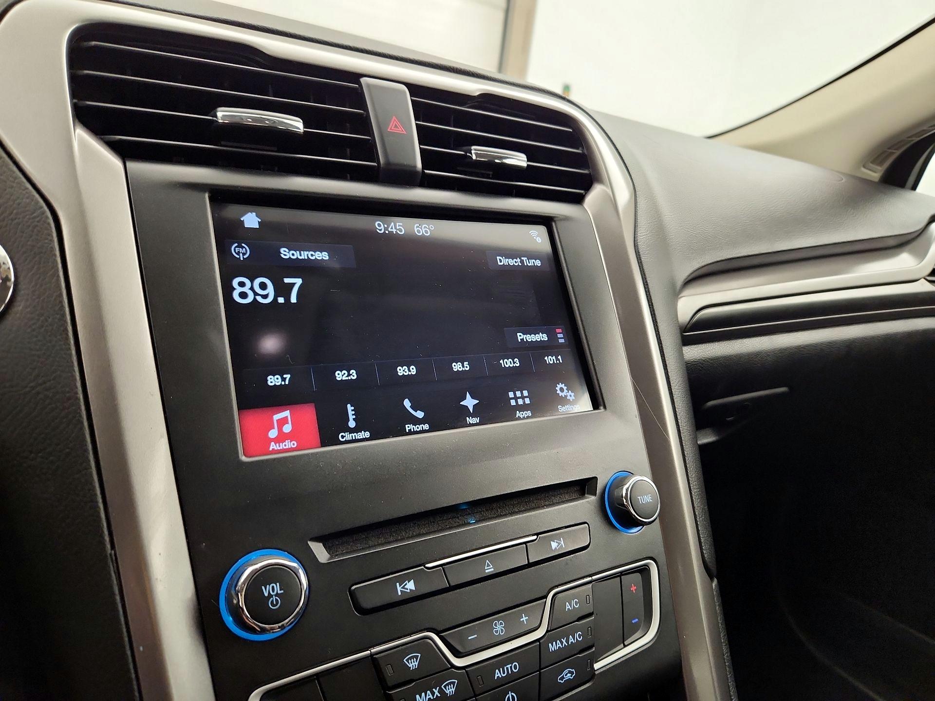 Thumbnail: 2017 Ford Fusion - 16
