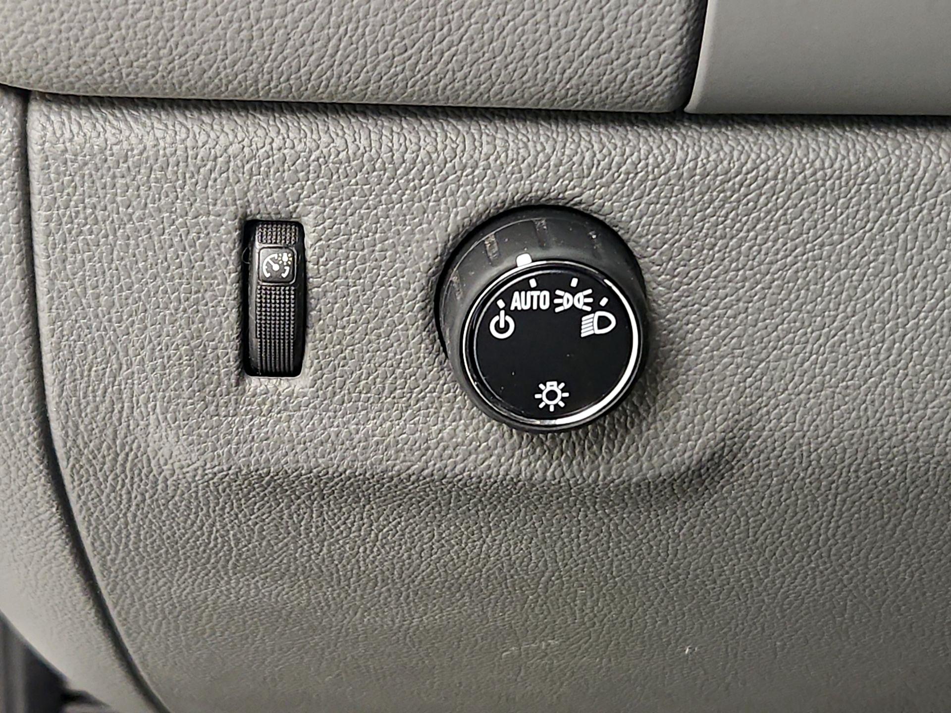 Thumbnail: 2016 GMC Canyon - 13
