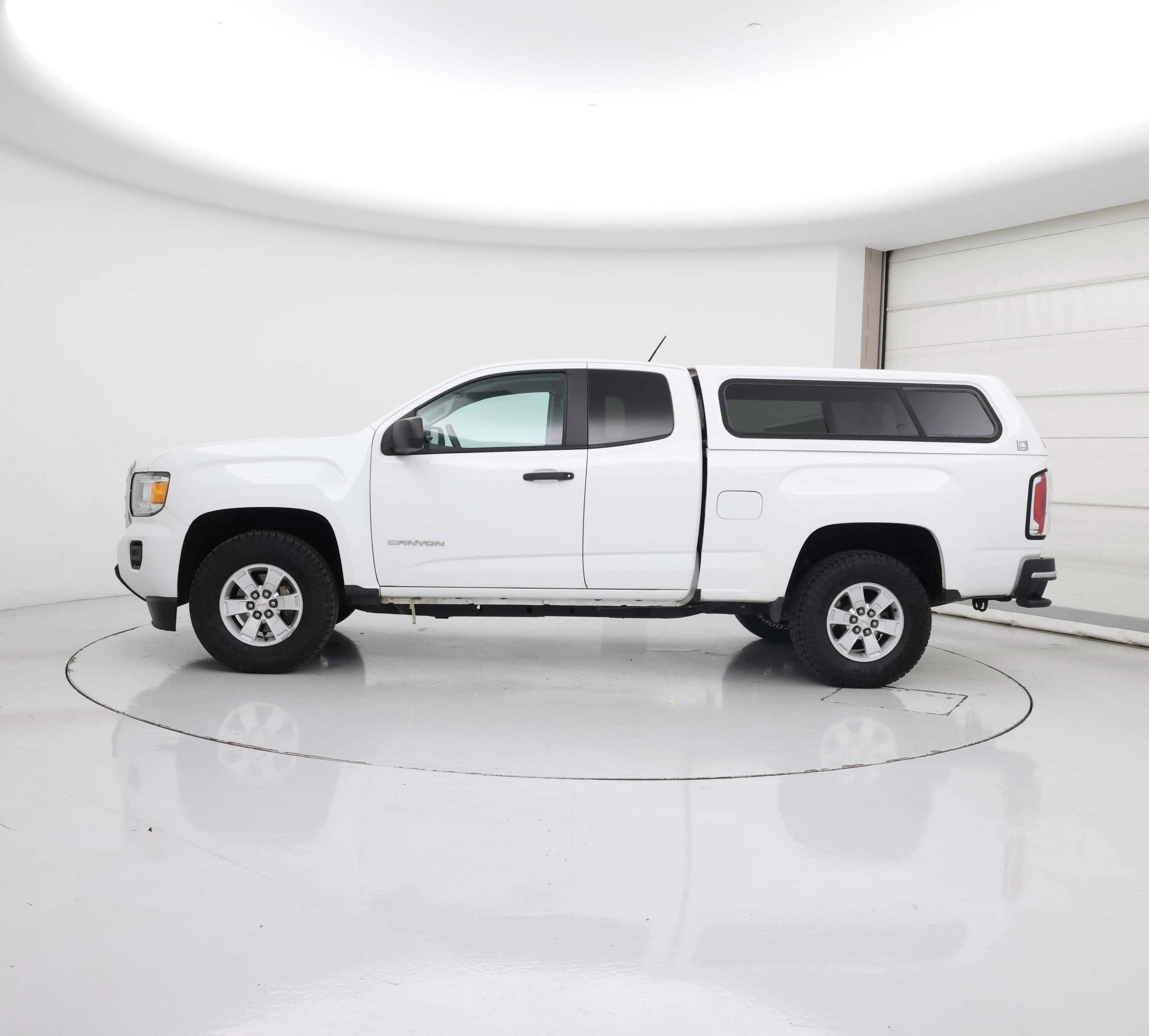 Thumbnail: 2016 GMC Canyon - 3