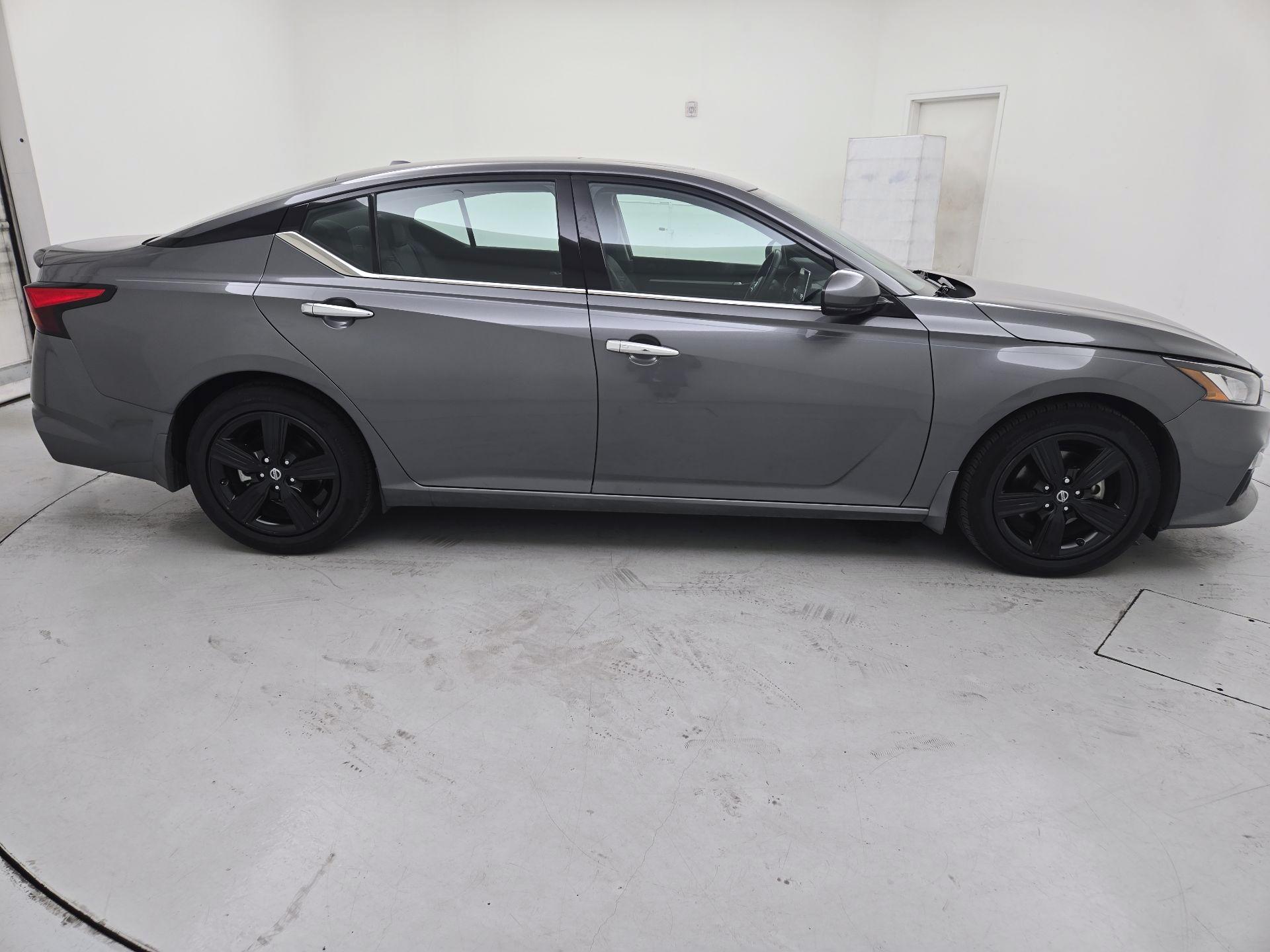 Thumbnail: 2021 Nissan Altima - 4