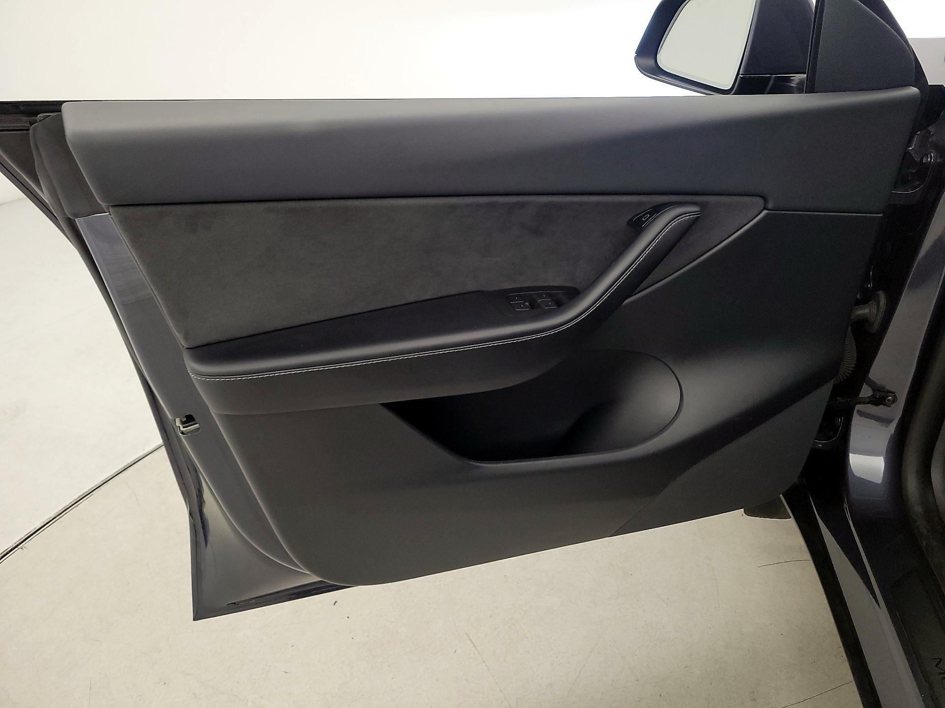 Thumbnail: 2021 Tesla Model Y - 12