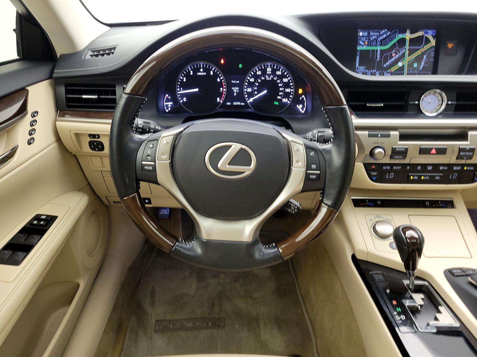Thumbnail: 2015 Lexus ES - 10