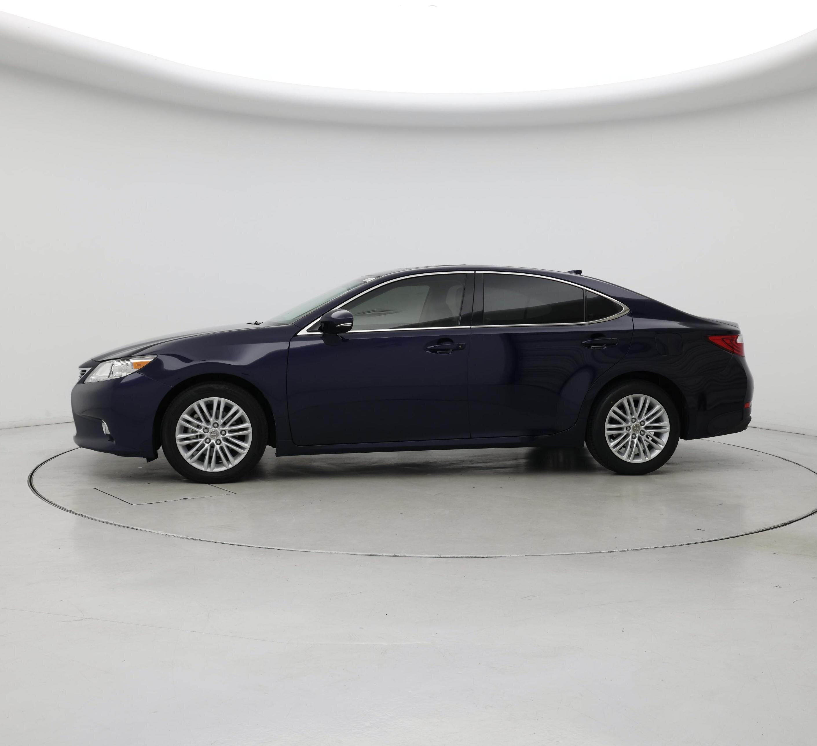Thumbnail: 2015 Lexus ES - 3