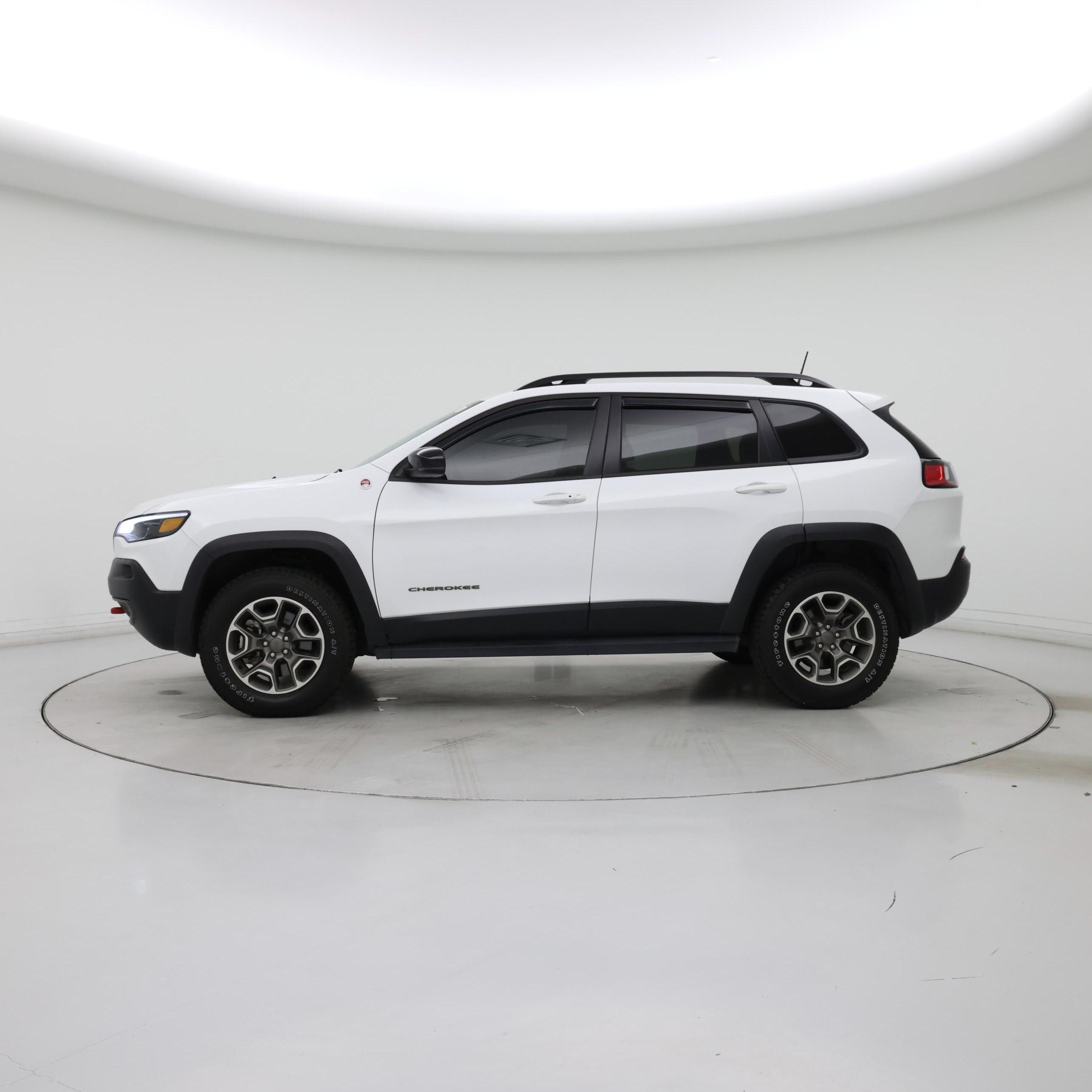 Thumbnail: 2022 Jeep Cherokee - 3
