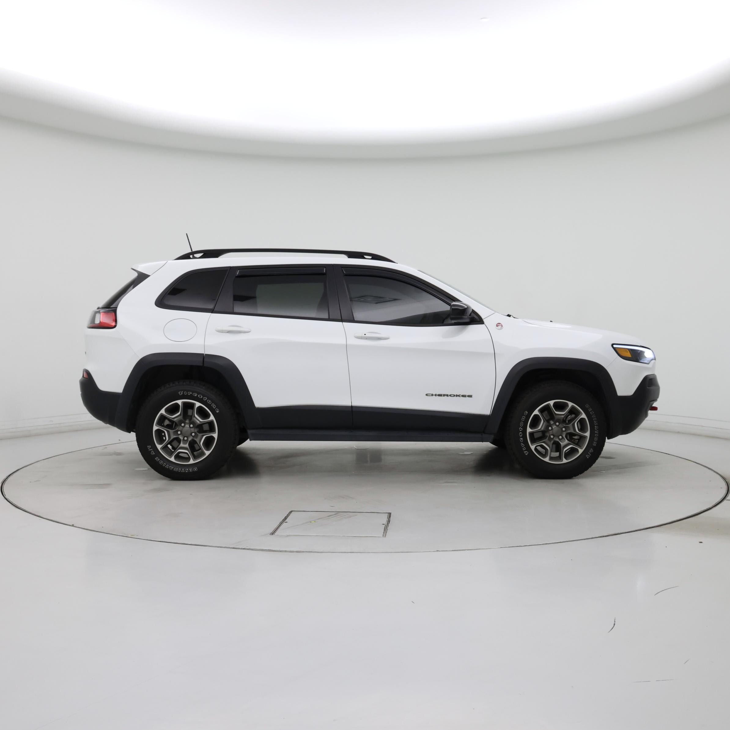 Thumbnail: 2022 Jeep Cherokee - 7