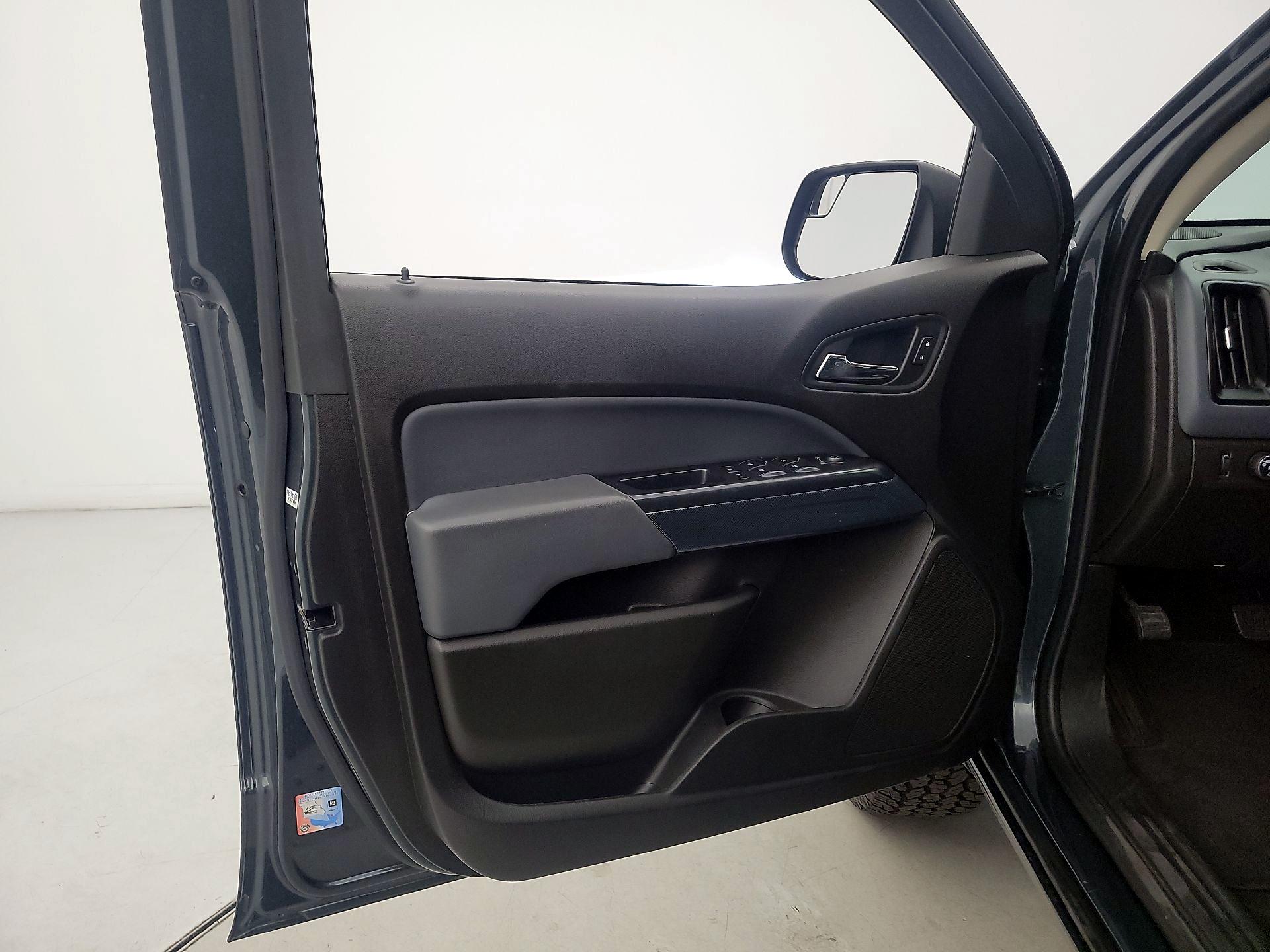 Thumbnail: 2015 Chevrolet Colorado - 12