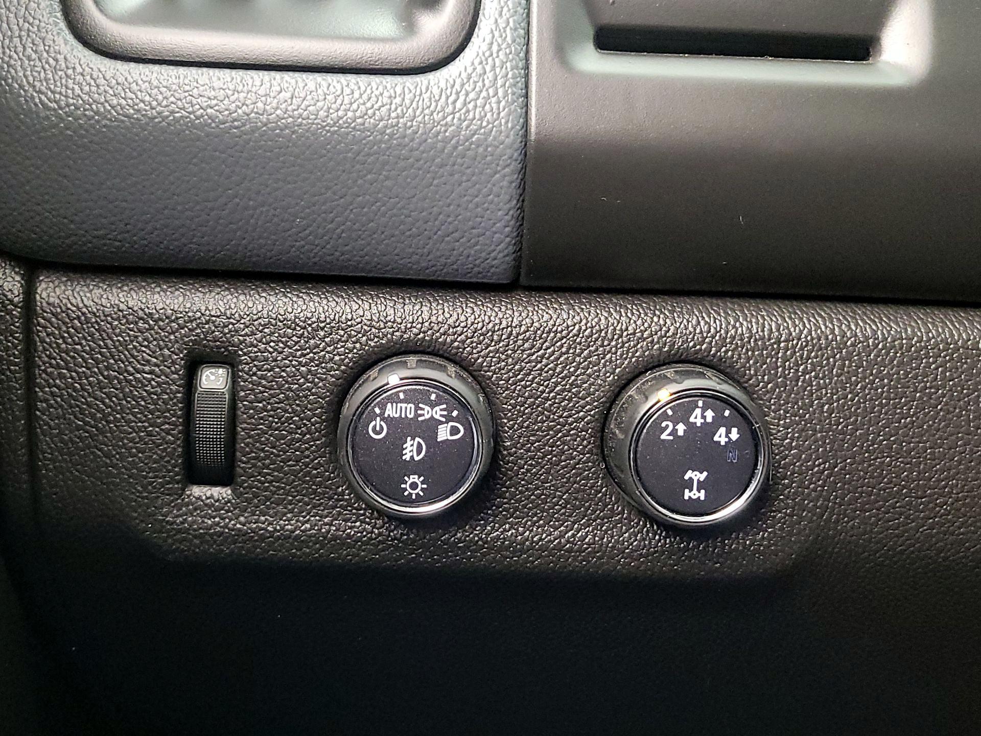 Thumbnail: 2015 Chevrolet Colorado - 13