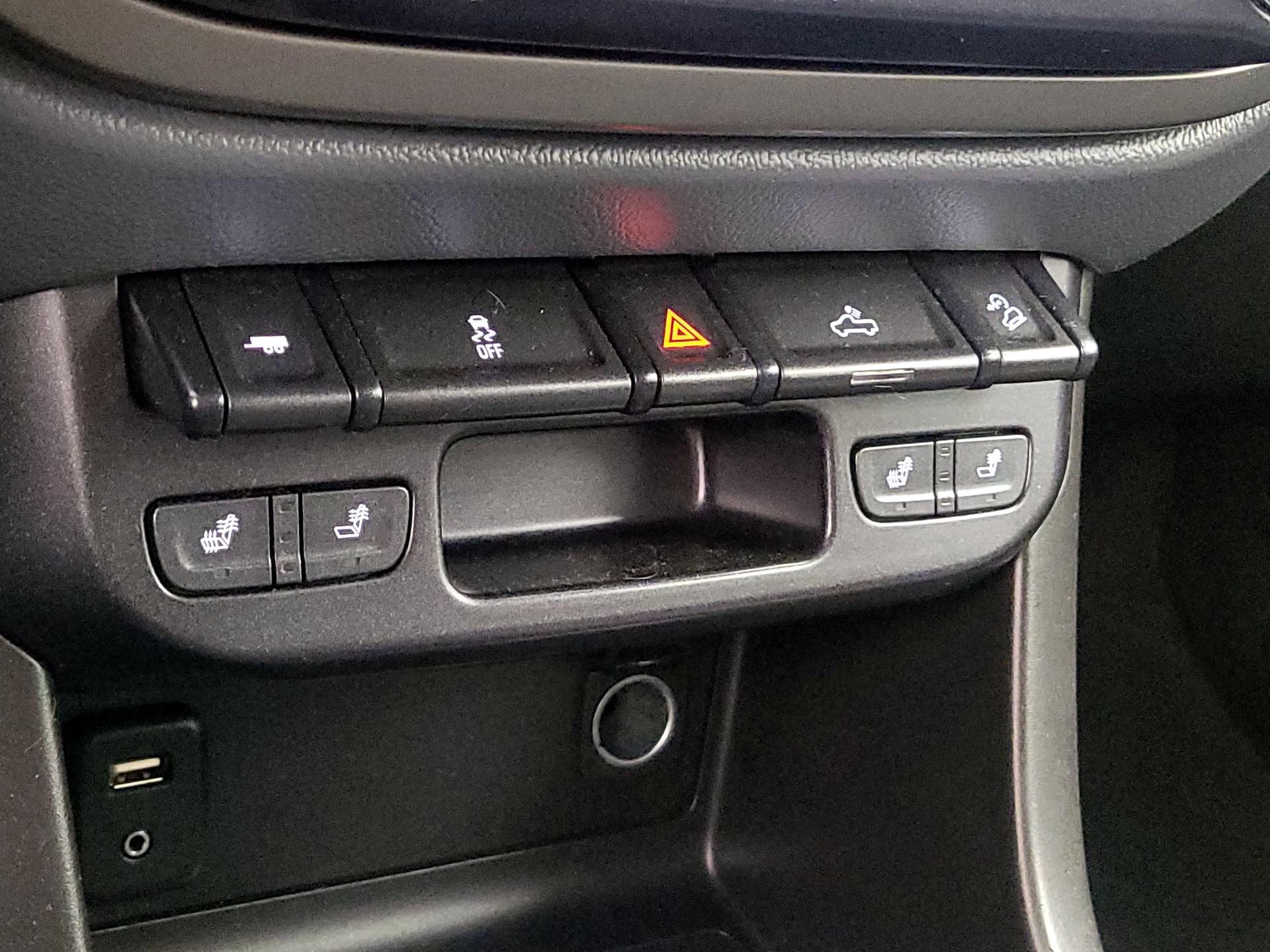 Thumbnail: 2015 Chevrolet Colorado - 17