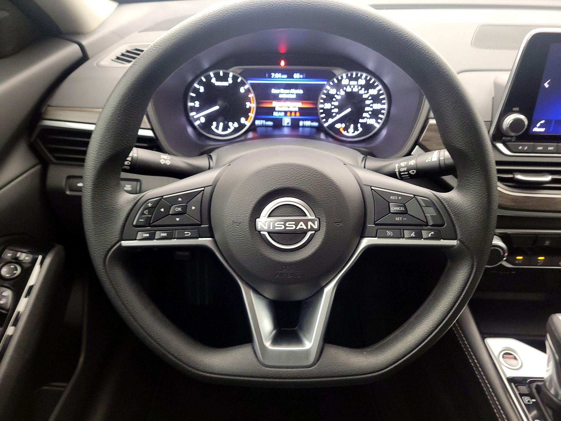 Thumbnail: 2023 Nissan Altima - 10