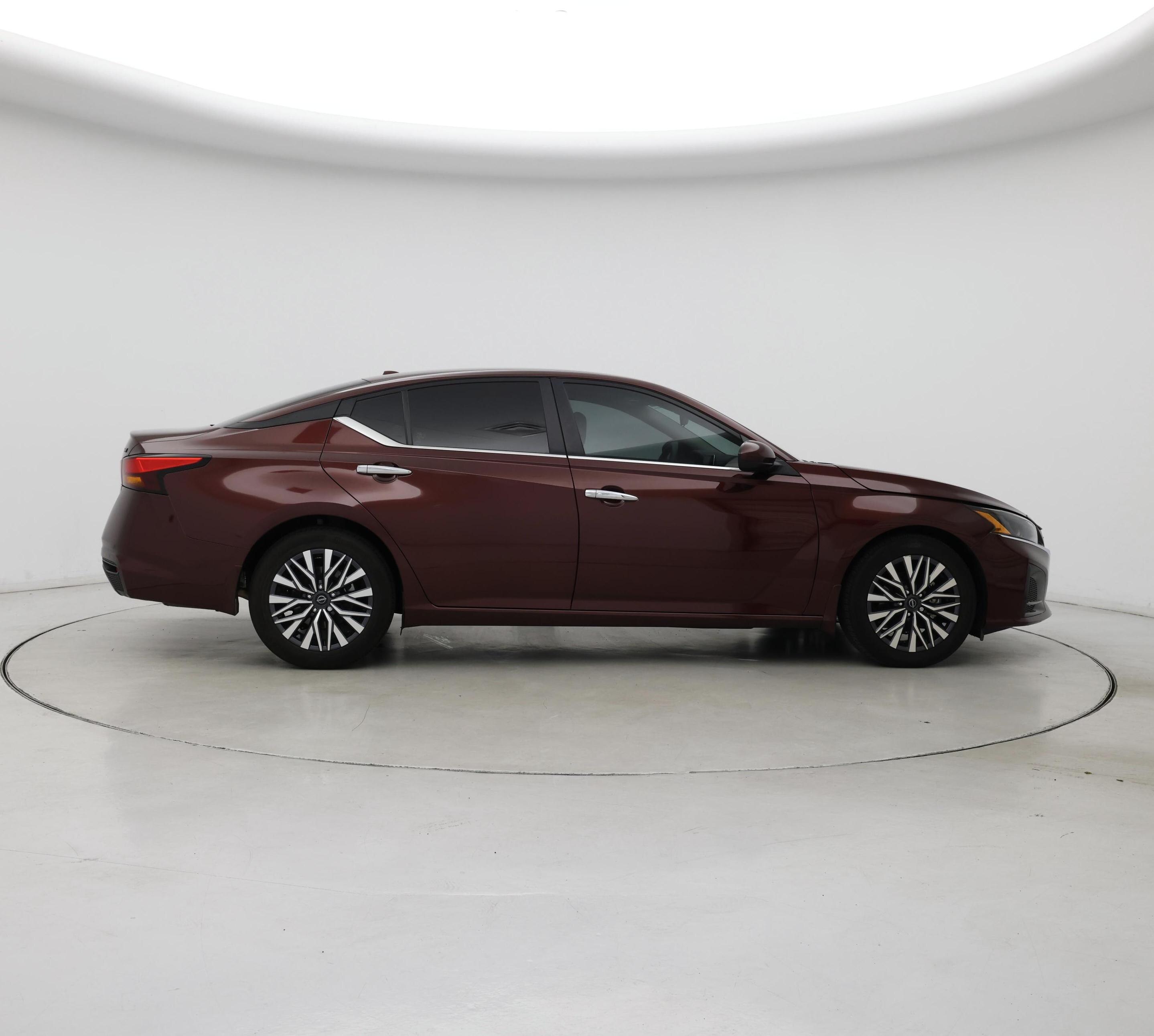 Thumbnail: 2023 Nissan Altima - 7