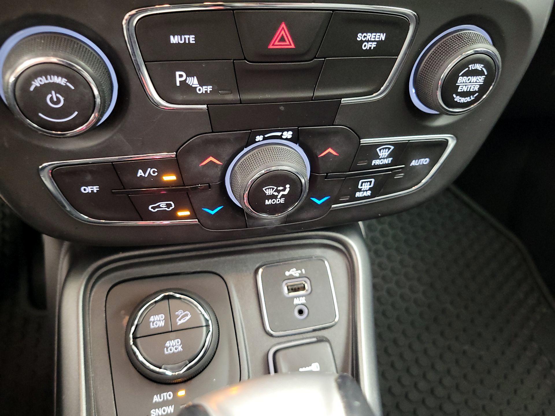 Thumbnail: 2019 Jeep Compass - 14