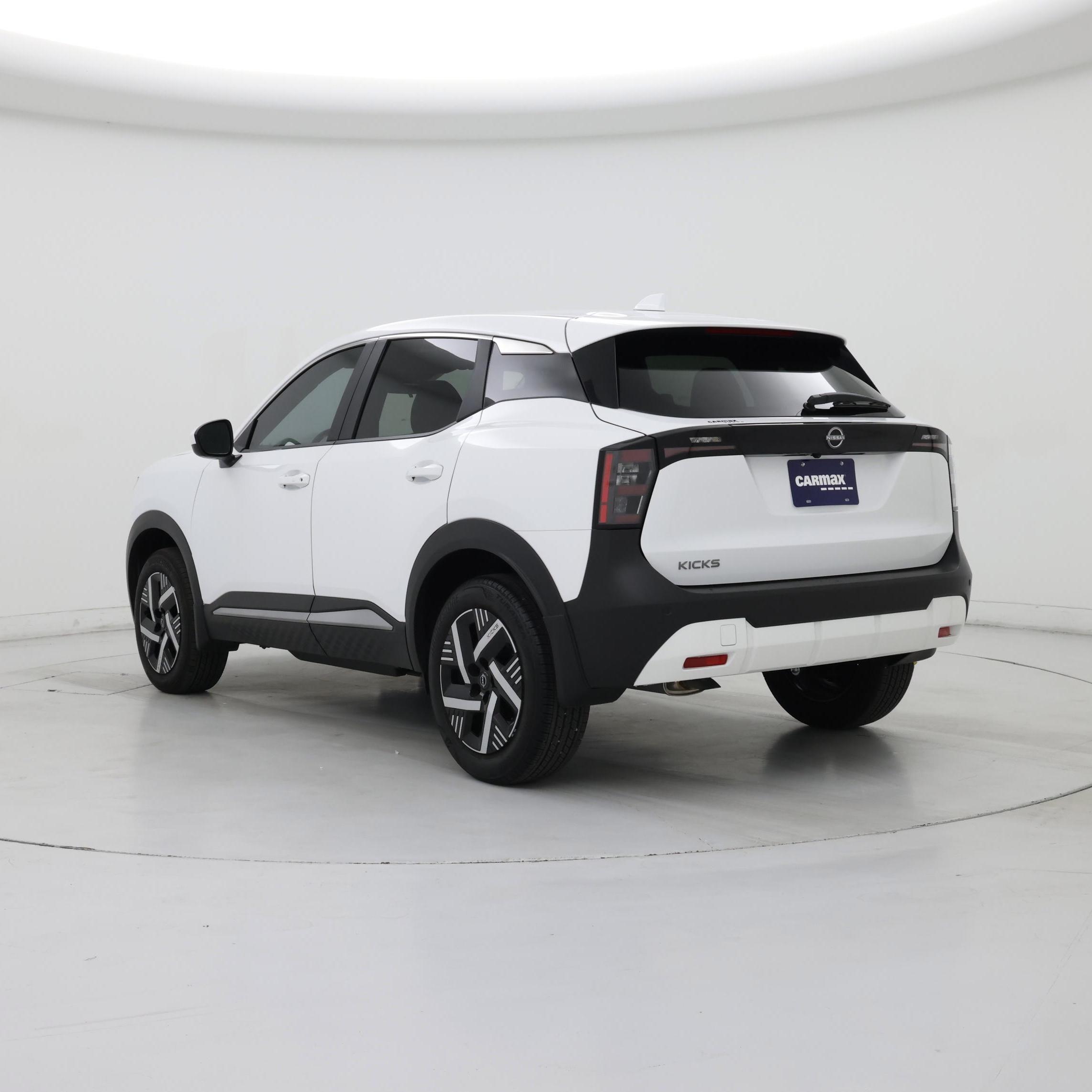 Thumbnail: 2025 Nissan Kicks - 2