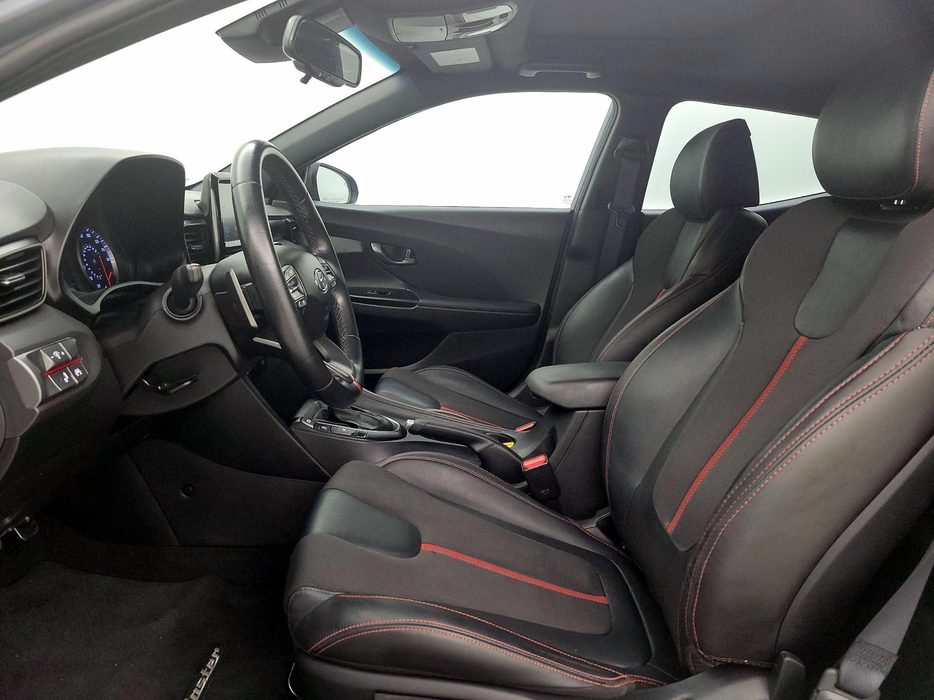 Thumbnail: 2019 Hyundai Veloster - 11