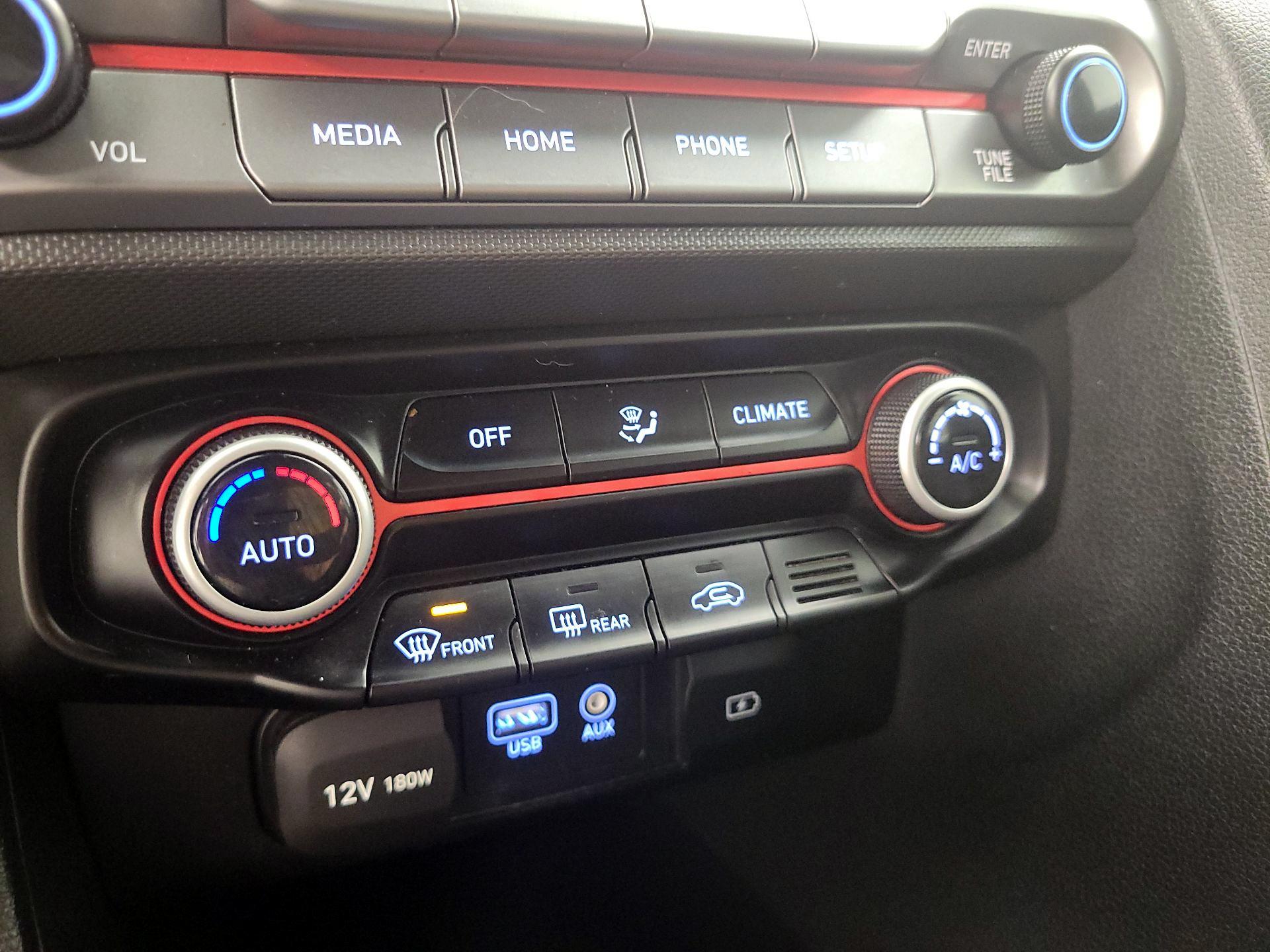 Thumbnail: 2019 Hyundai Veloster - 16