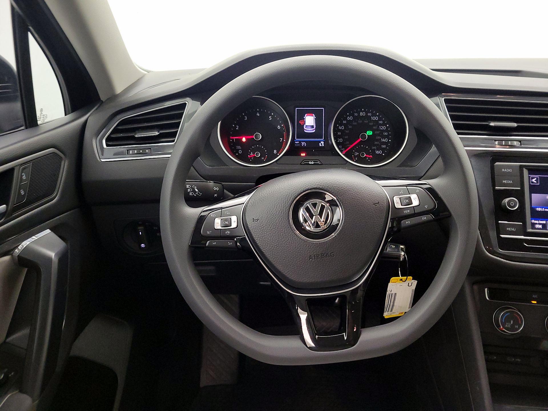 Thumbnail: 2021 Volkswagen Tiguan - 10