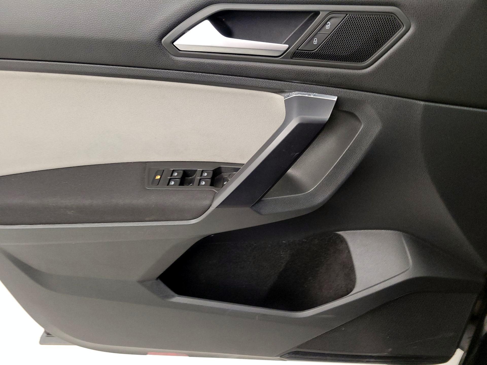 Thumbnail: 2021 Volkswagen Tiguan - 12