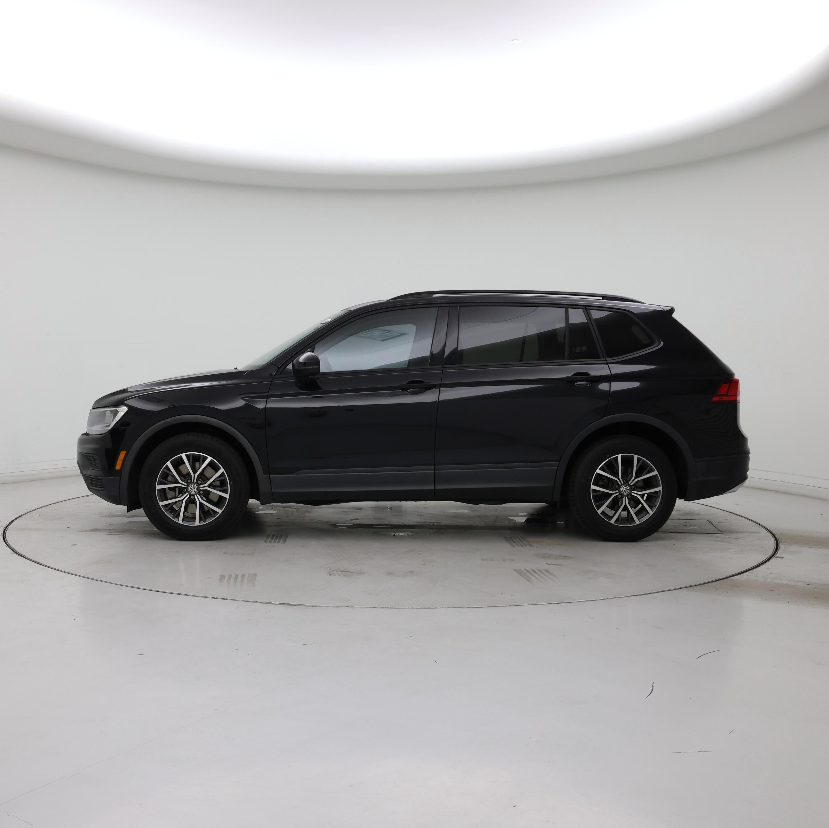 Thumbnail: 2021 Volkswagen Tiguan - 3