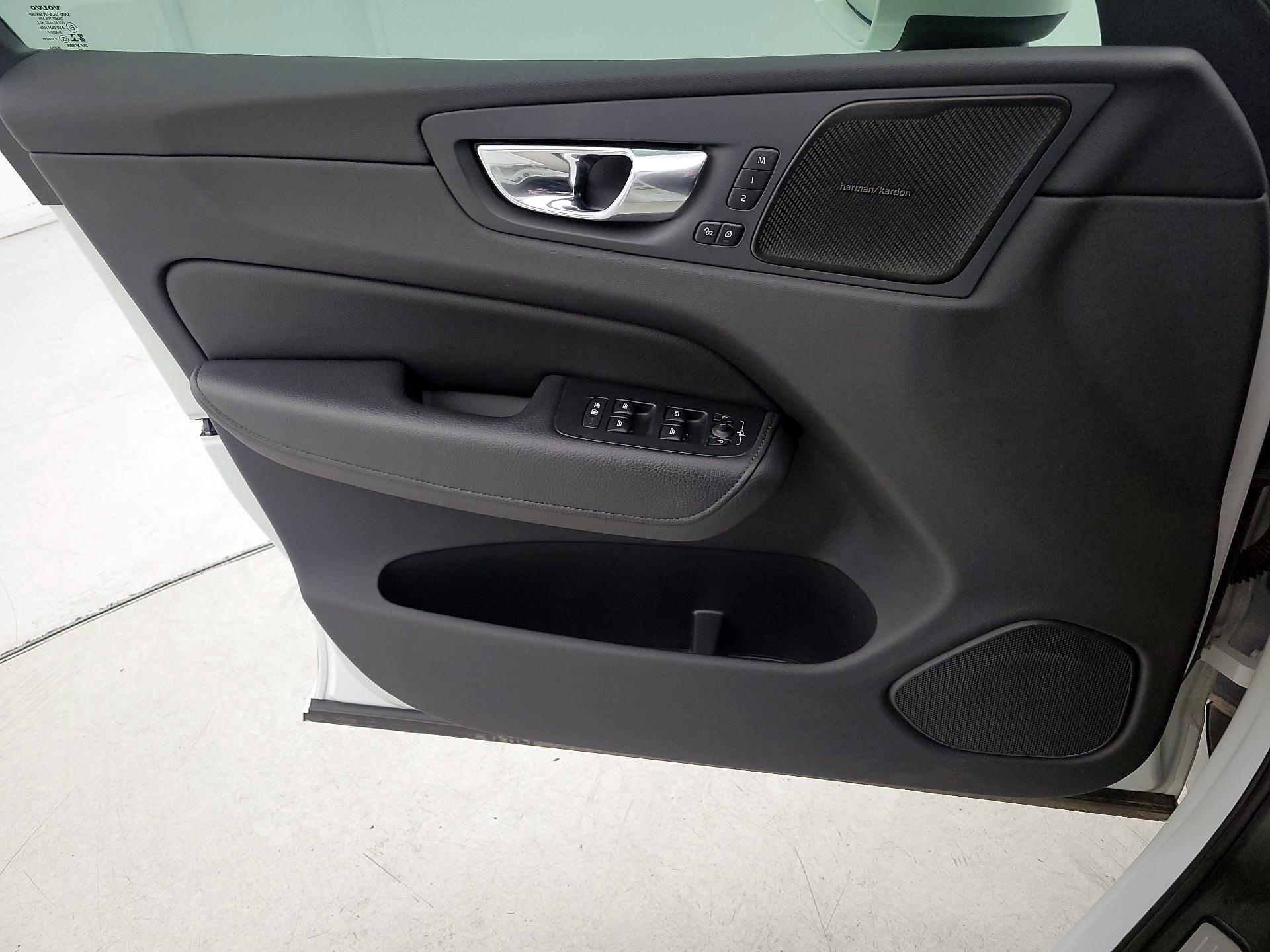 Thumbnail: 2021 Volvo XC60 - 12