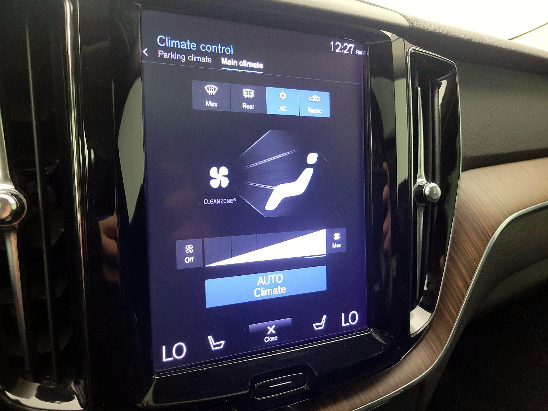 Thumbnail: 2021 Volvo XC60 - 17