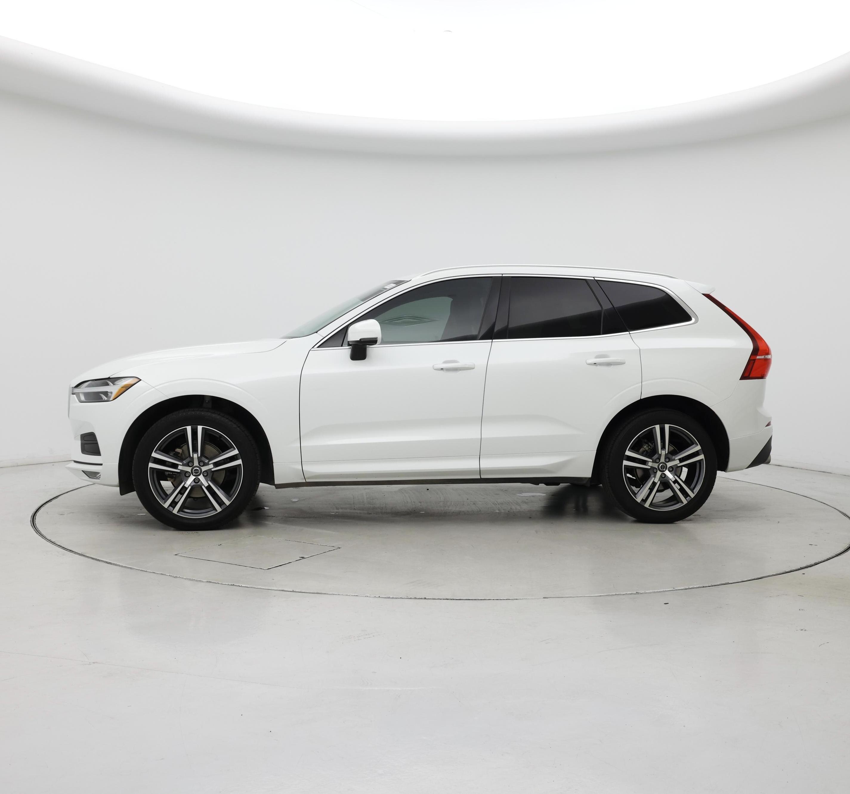 Thumbnail: 2021 Volvo XC60 - 3