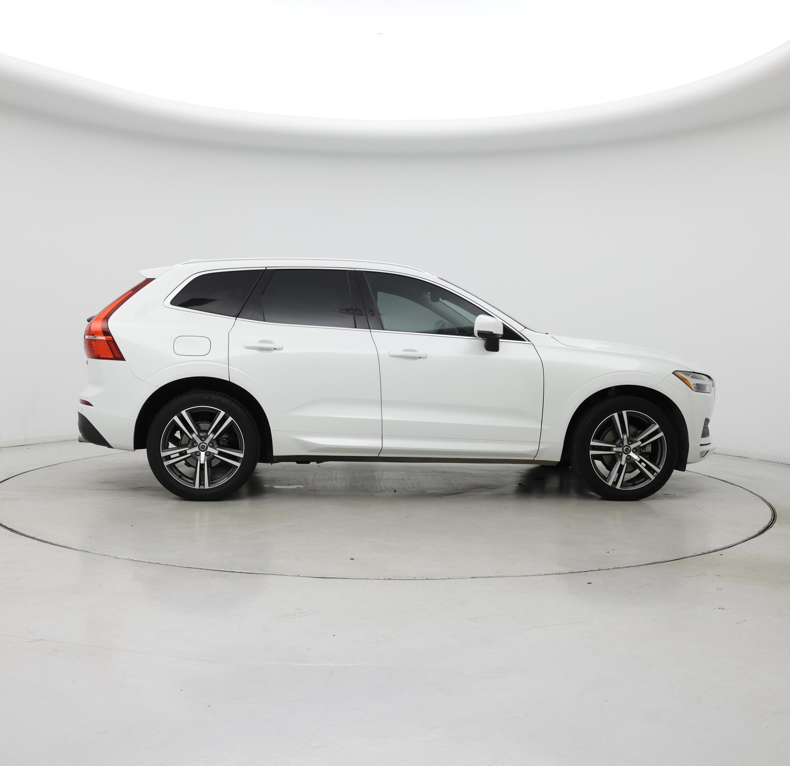 Thumbnail: 2021 Volvo XC60 - 7