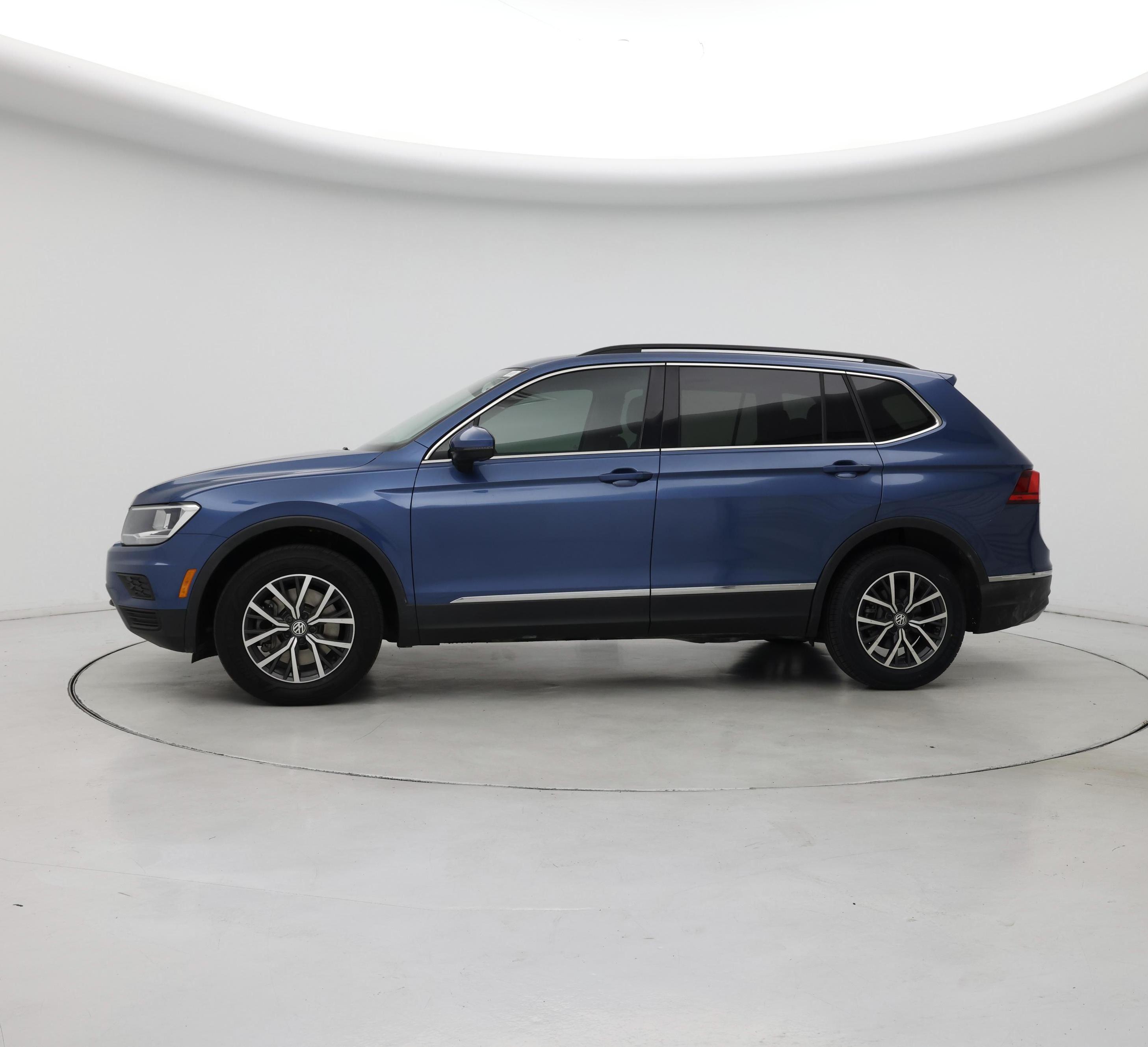 Thumbnail: 2020 Volkswagen Tiguan - 3