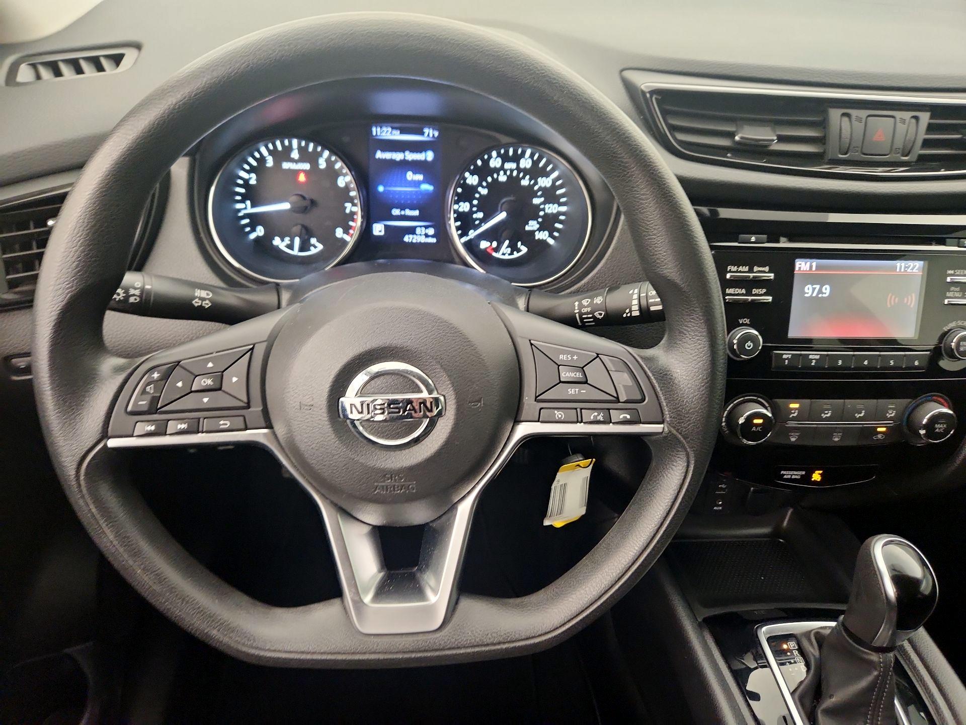 Thumbnail: 2018 Nissan Rogue Sport - 10