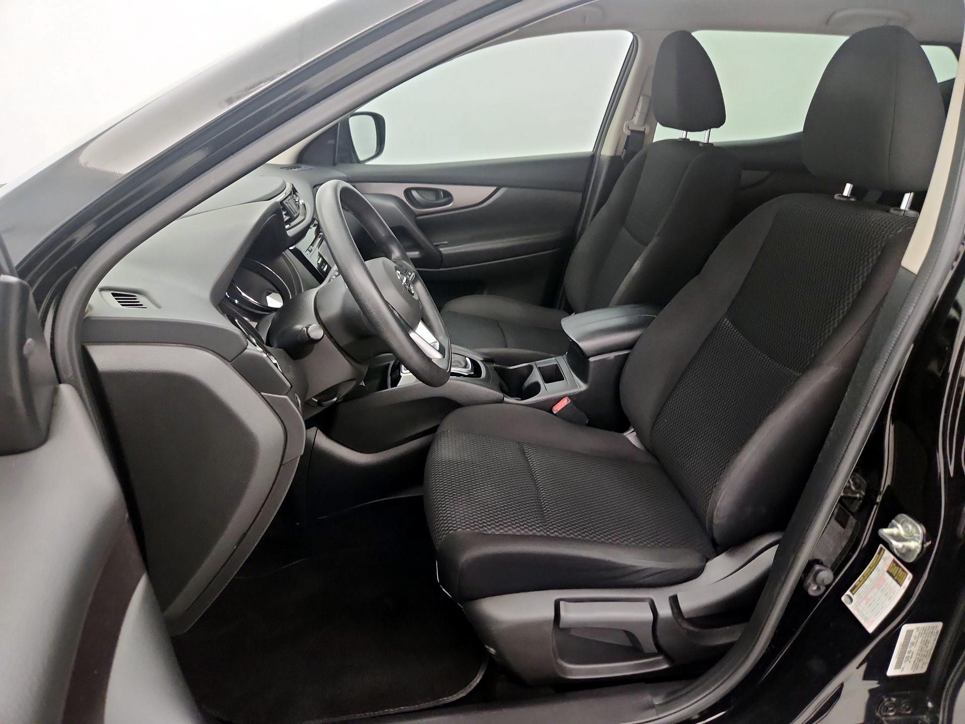 Thumbnail: 2018 Nissan Rogue Sport - 11