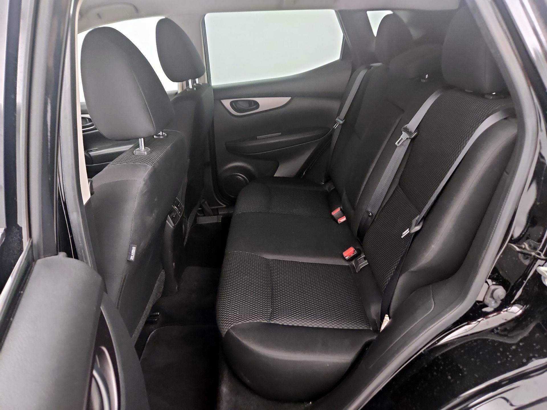 Thumbnail: 2018 Nissan Rogue Sport - 19