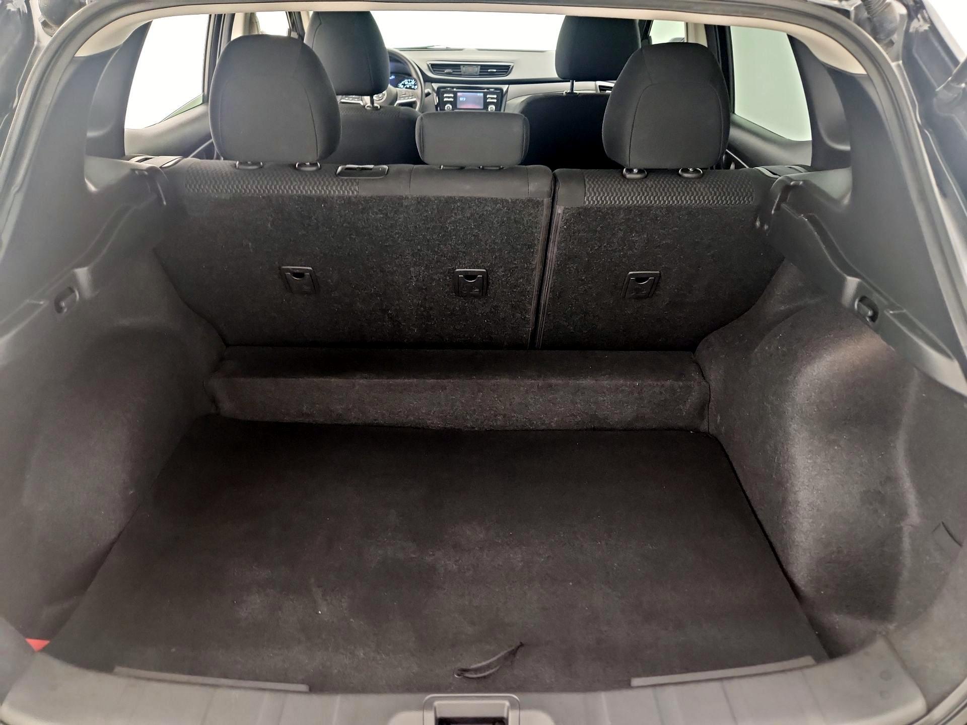 Thumbnail: 2018 Nissan Rogue Sport - 20