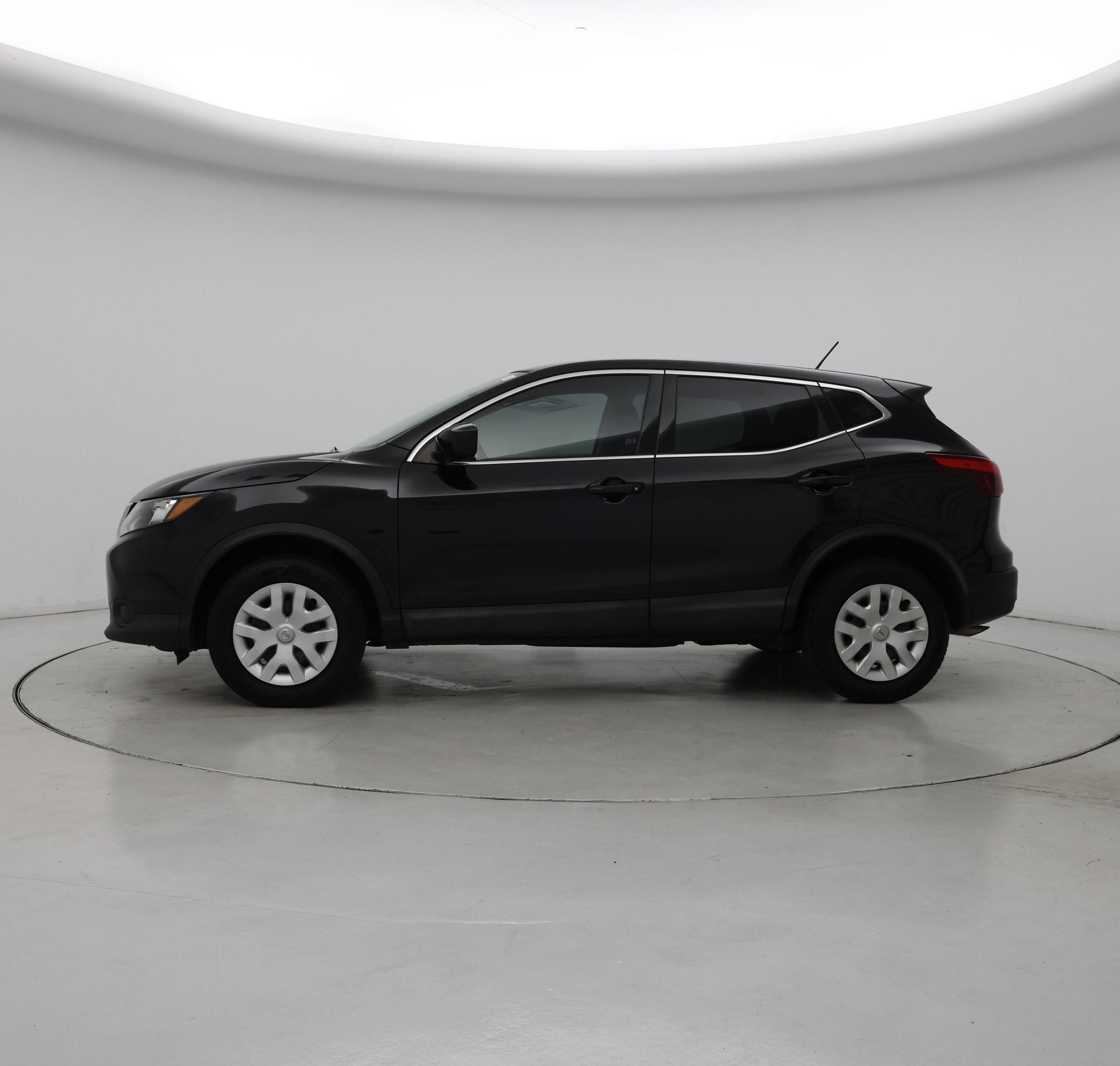 Thumbnail: 2018 Nissan Rogue Sport - 3
