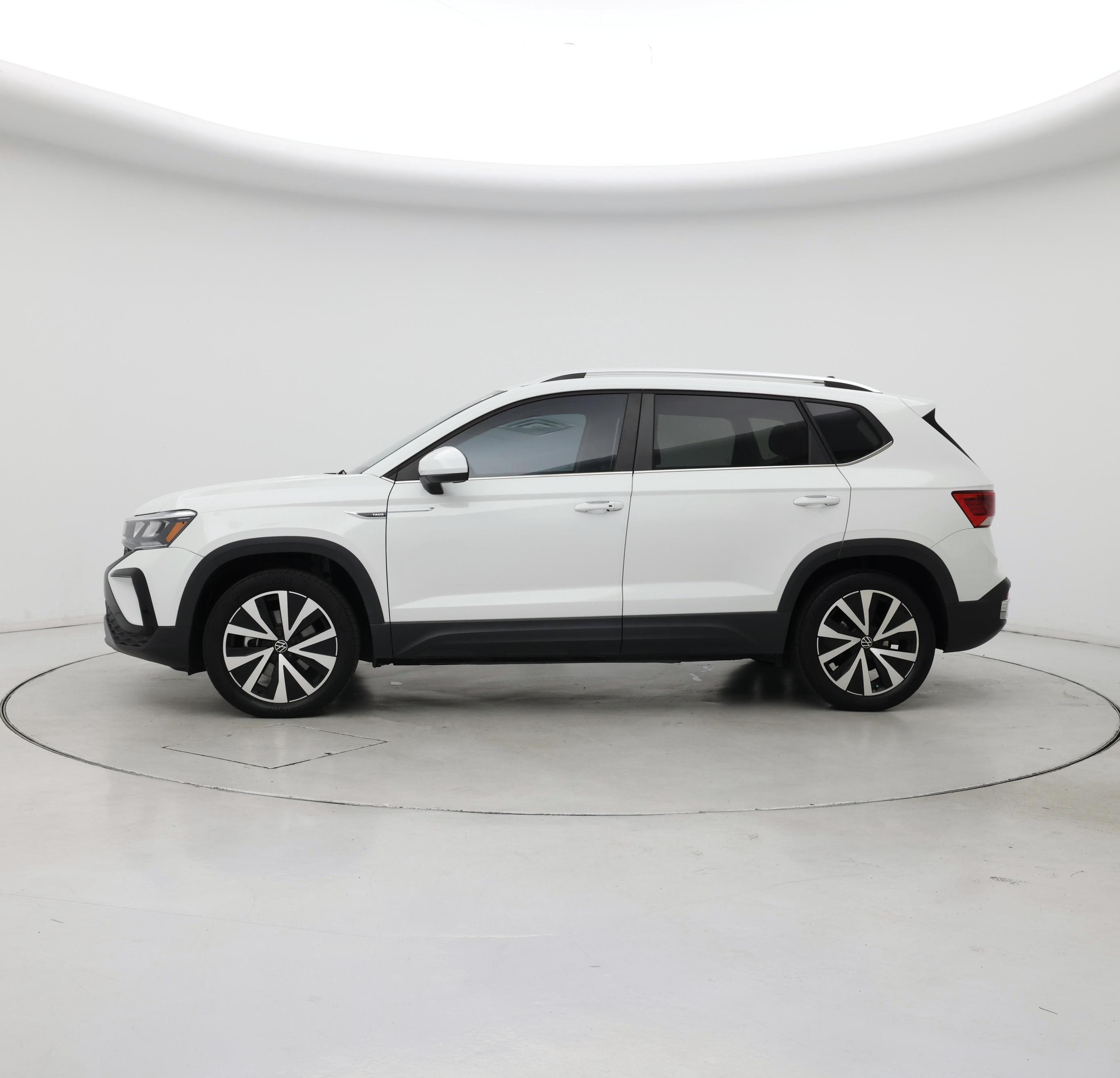 Thumbnail: 2022 Volkswagen Taos - 3
