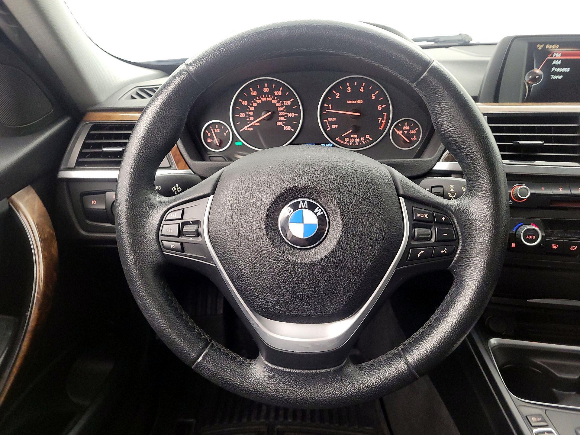 Thumbnail: 2015 BMW 3 Series - 10