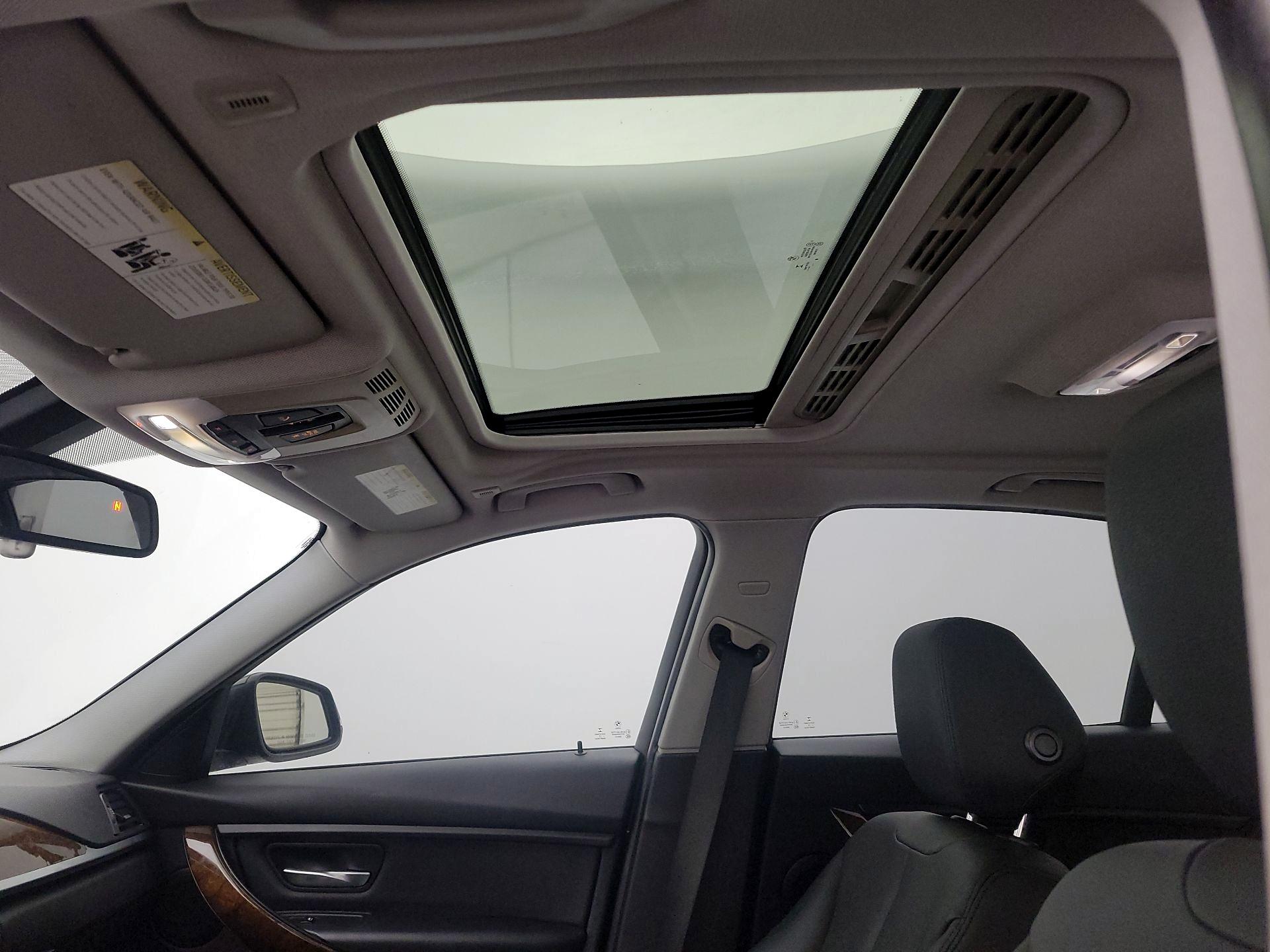 Thumbnail: 2015 BMW 3 Series - 19