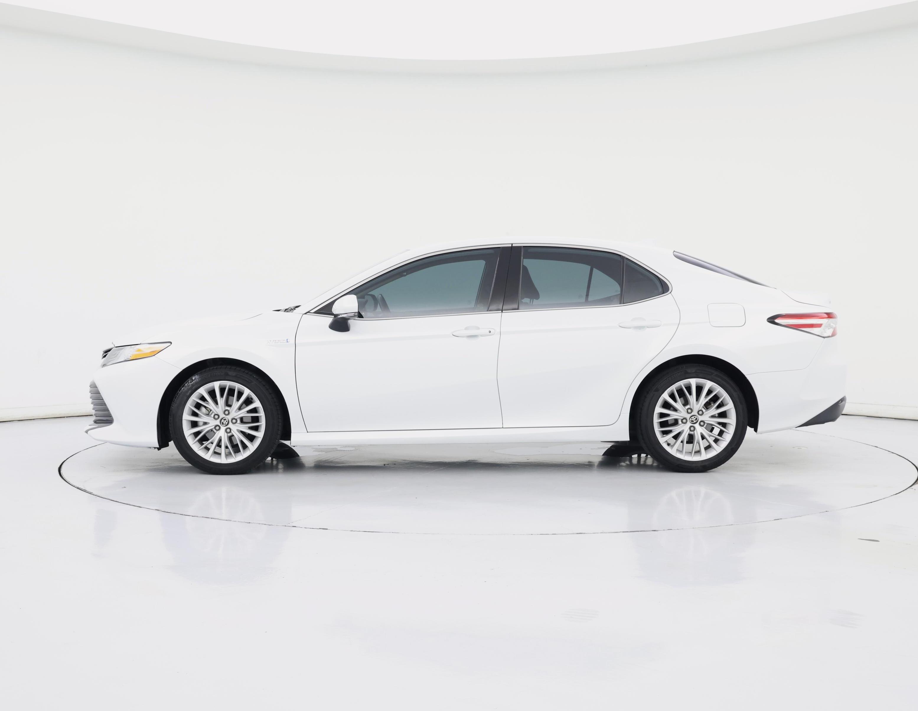 Thumbnail: 2020 Toyota Camry - 3