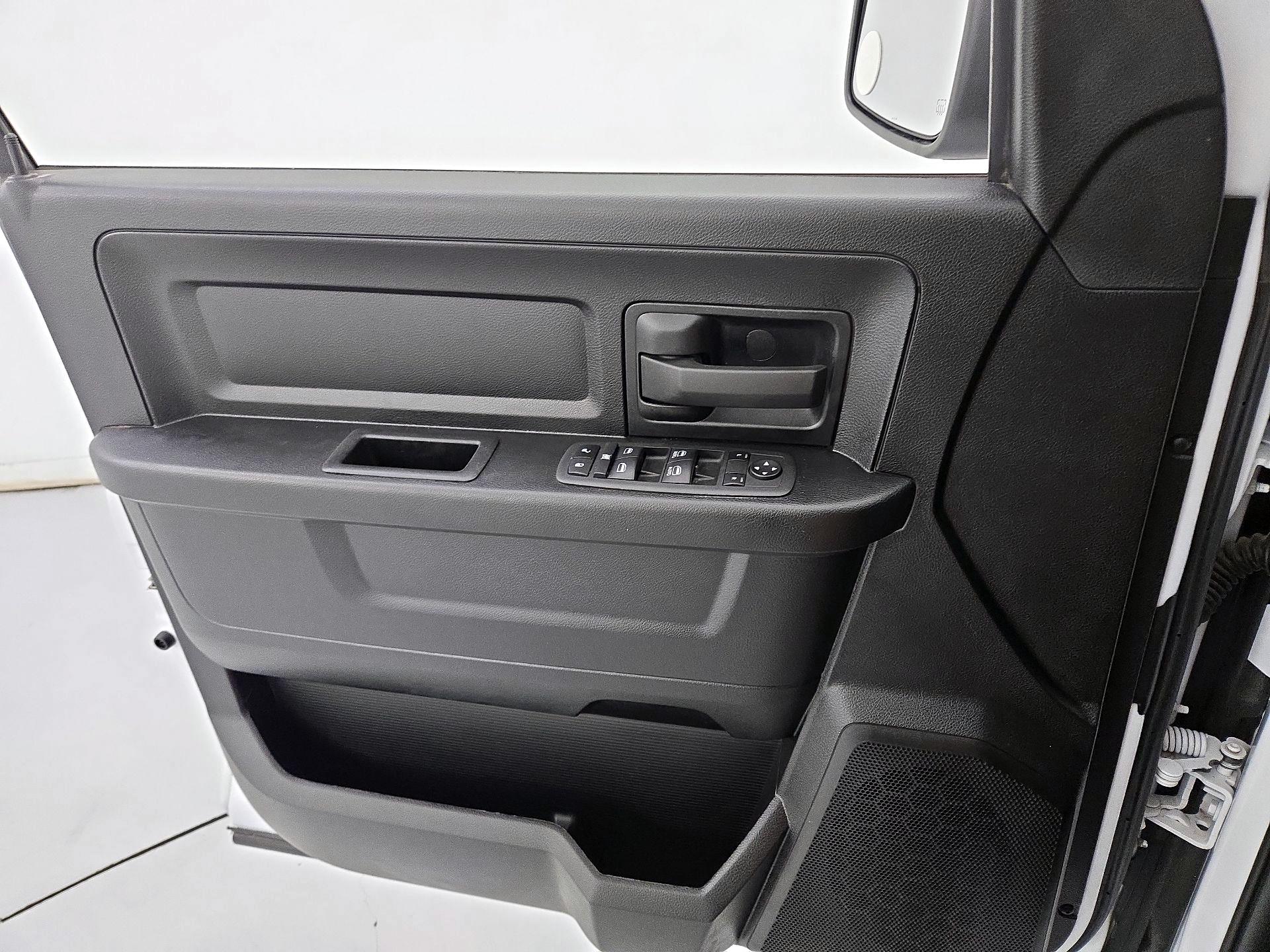 Thumbnail: 2021 RAM 1500 Classic - 12