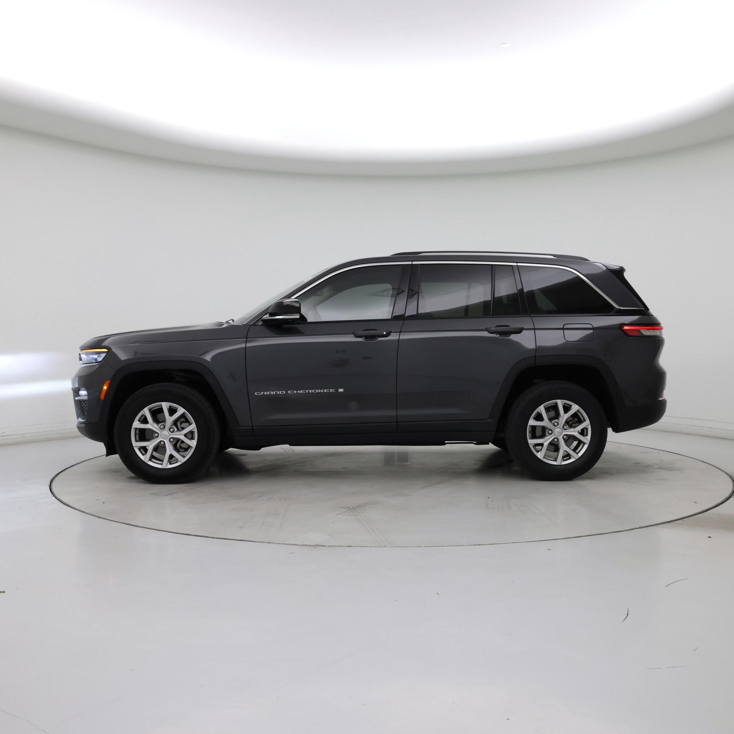 Thumbnail: 2022 Jeep Grand Cherokee - 3