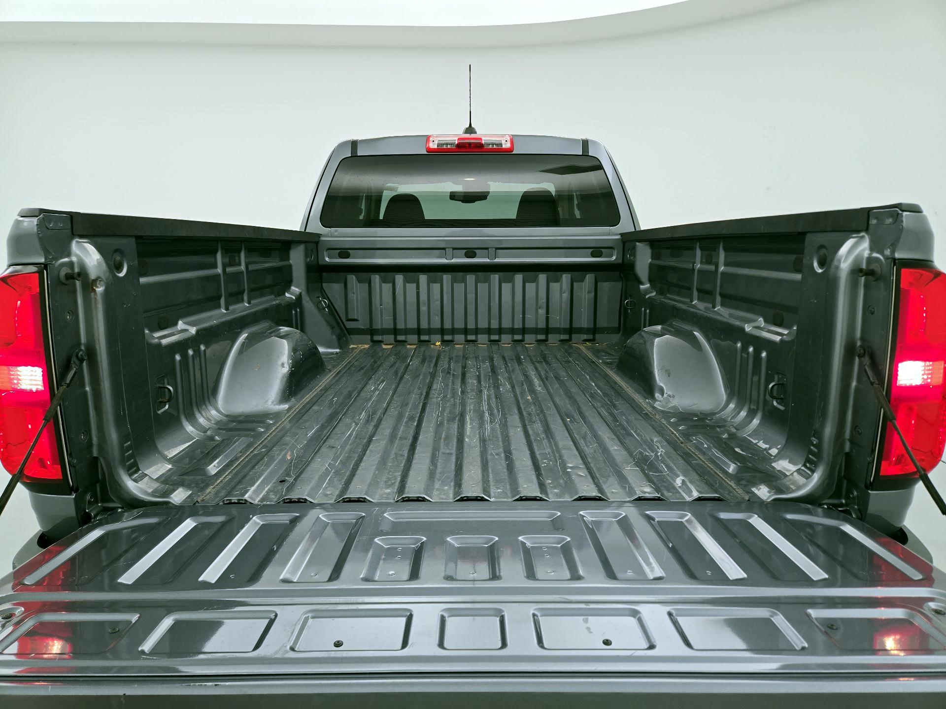 Thumbnail: 2022 Chevrolet Colorado - 20