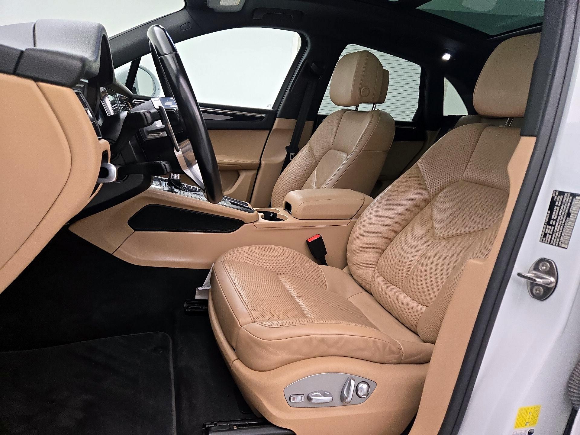 Thumbnail: 2019 Porsche Macan - 11