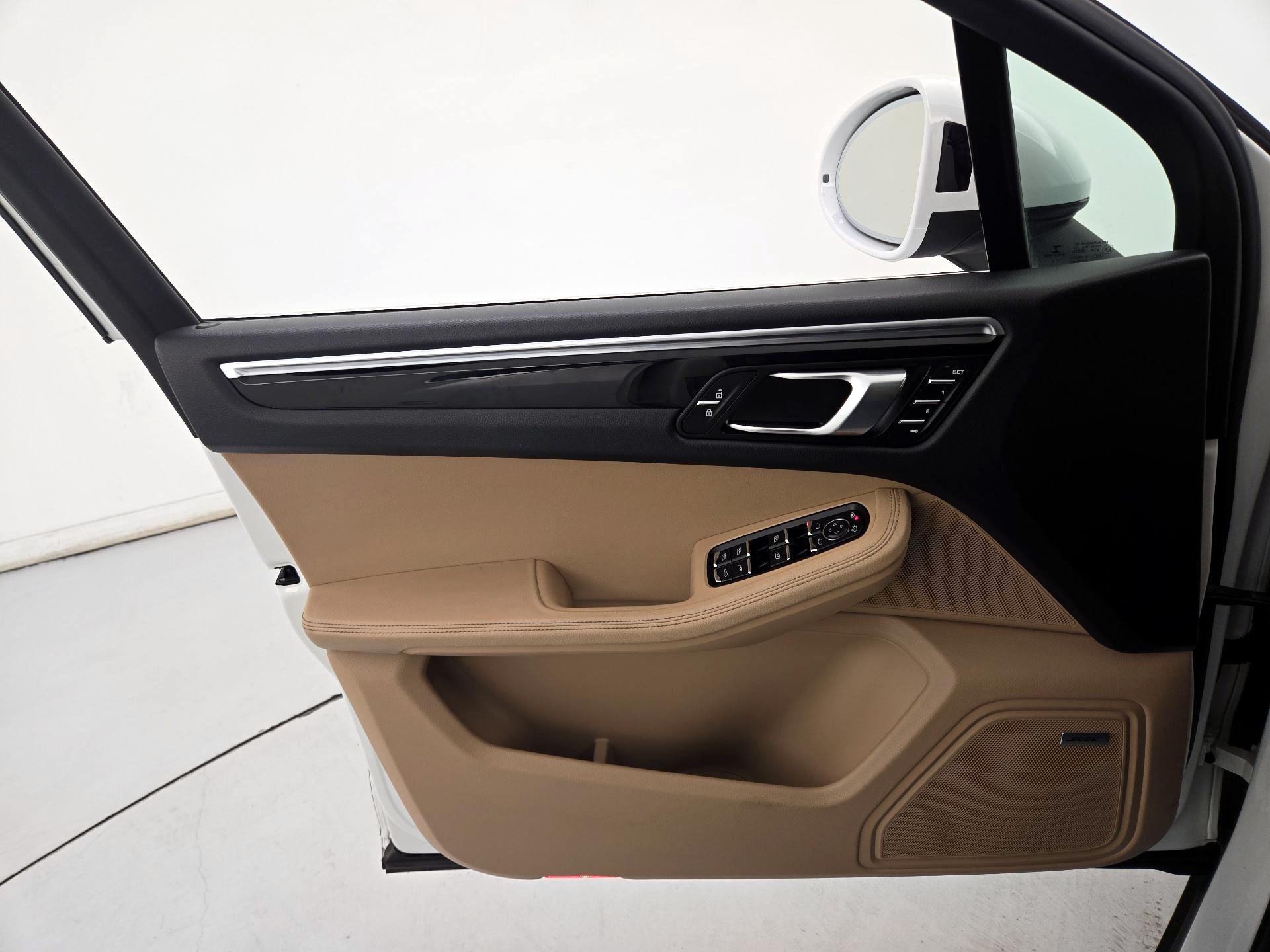 Thumbnail: 2019 Porsche Macan - 12