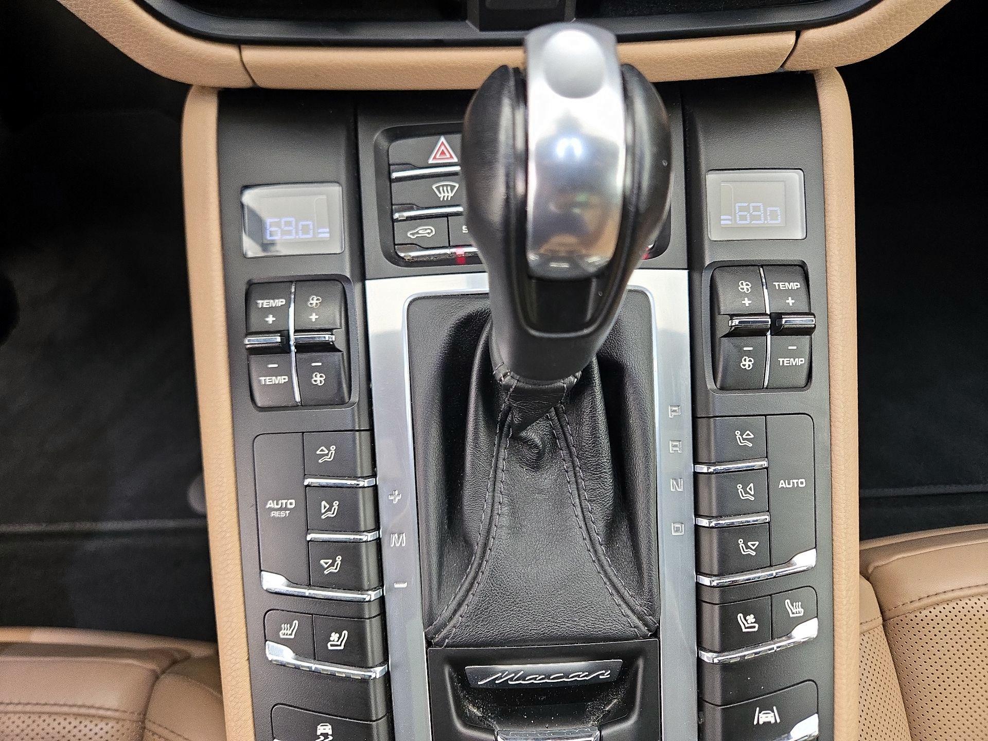Thumbnail: 2019 Porsche Macan - 18