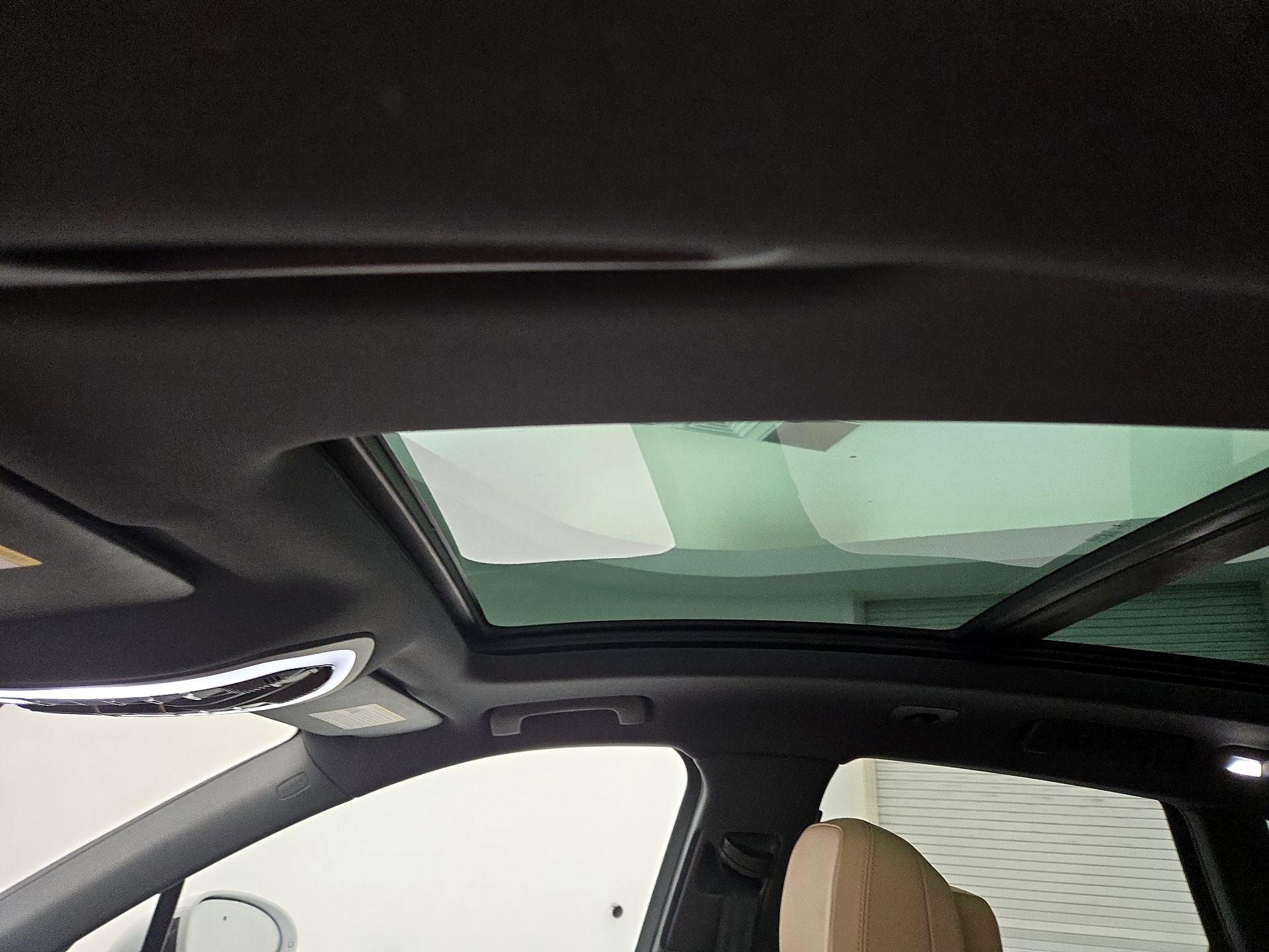 Thumbnail: 2019 Porsche Macan - 20